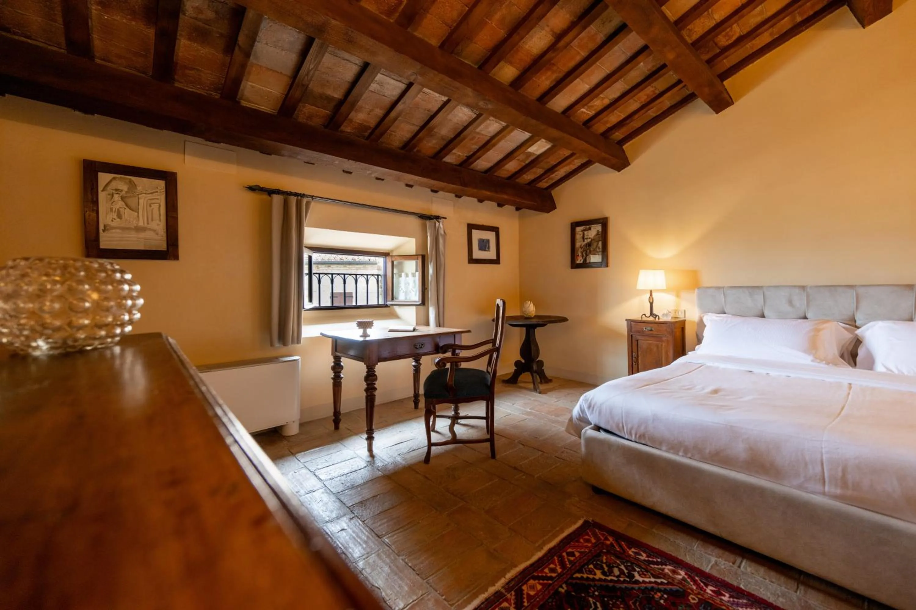Bedroom, Bed in Palazzo Viviani - Castello di Montegridolfo