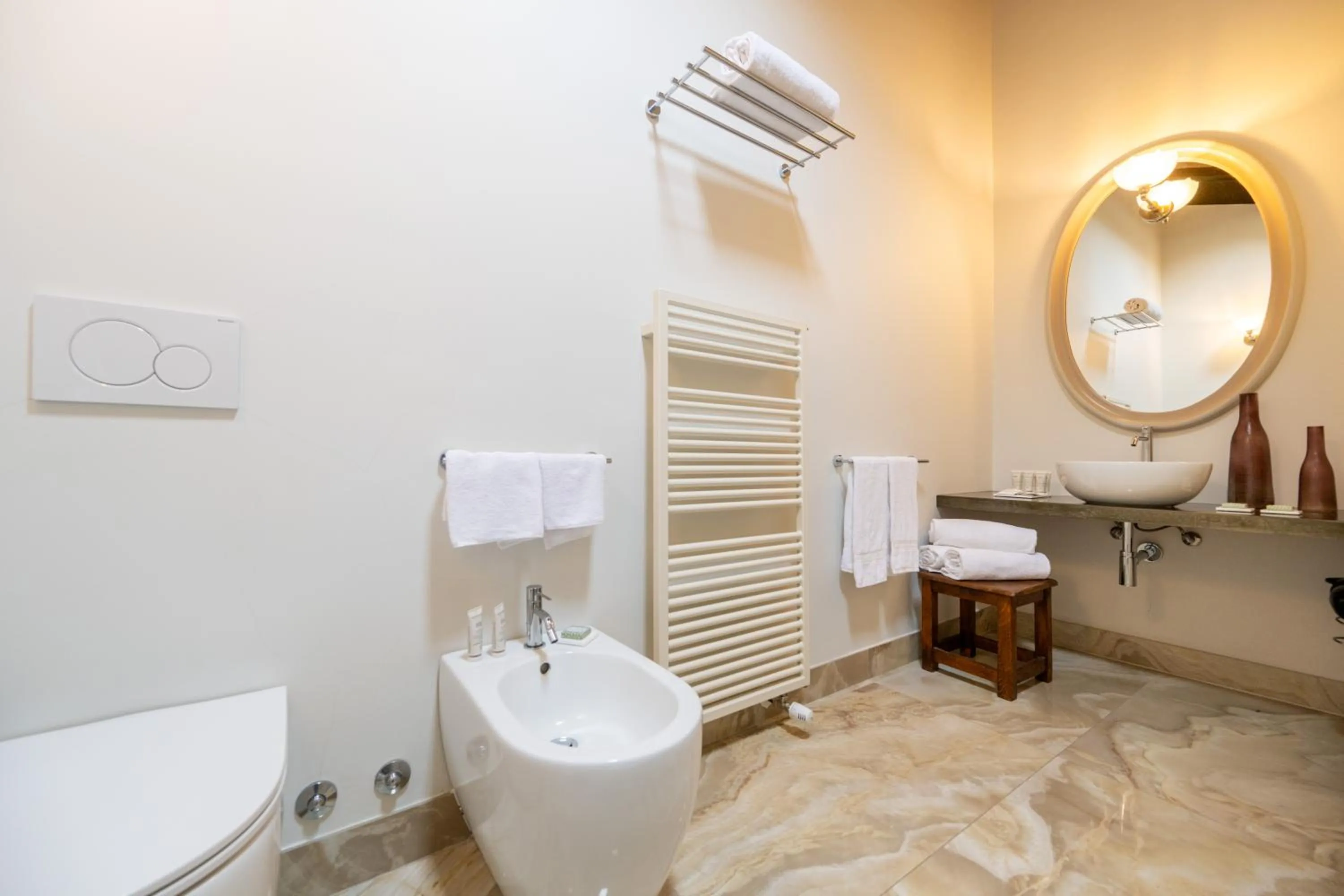 Bathroom in Palazzo Viviani - Castello di Montegridolfo