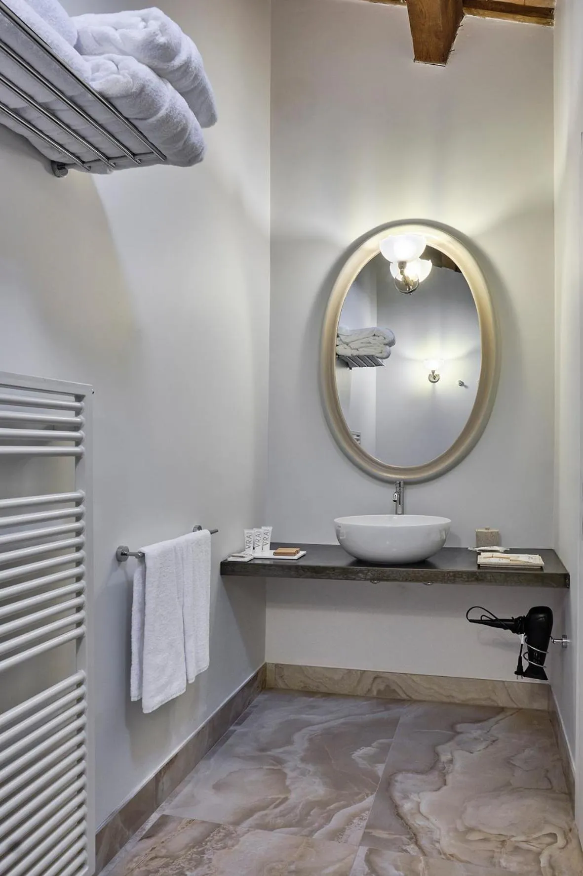 Bathroom in Palazzo Viviani - Castello di Montegridolfo