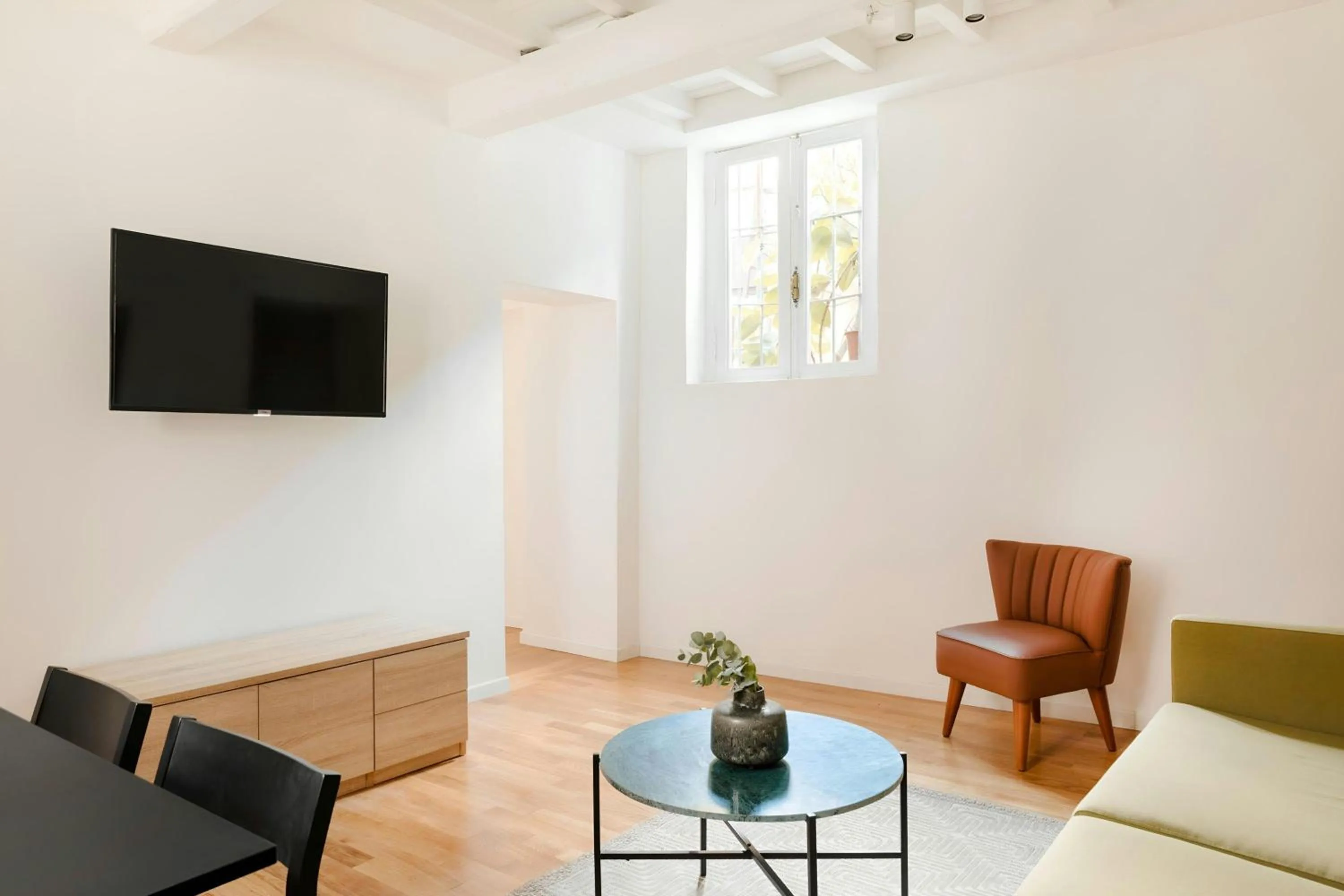 Living room in Sonder by Marriott Bonvoy Palazzo Taverna Apartments Piazza Navona