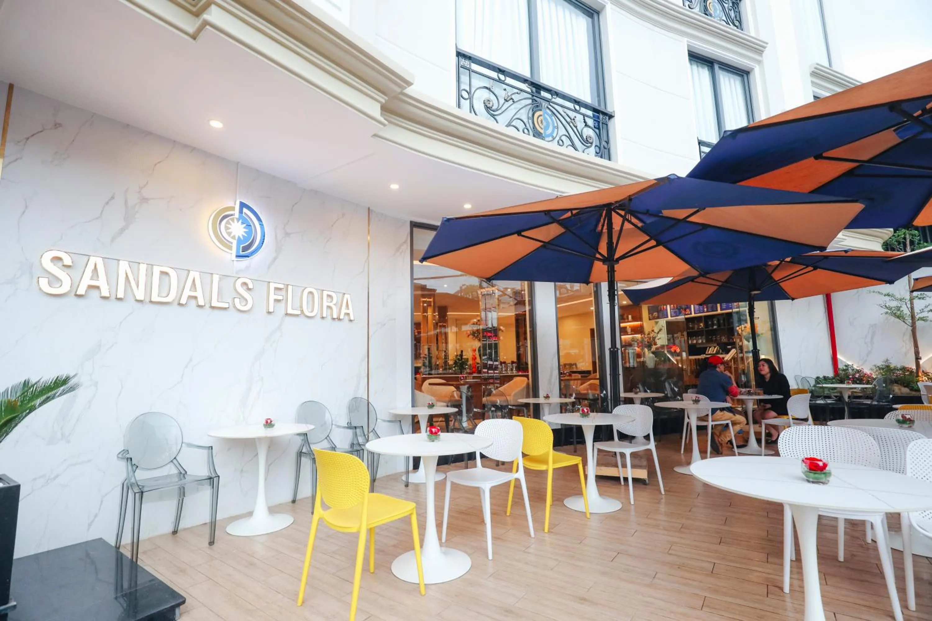 Lounge or bar in SANDALS FLORA HOTEL