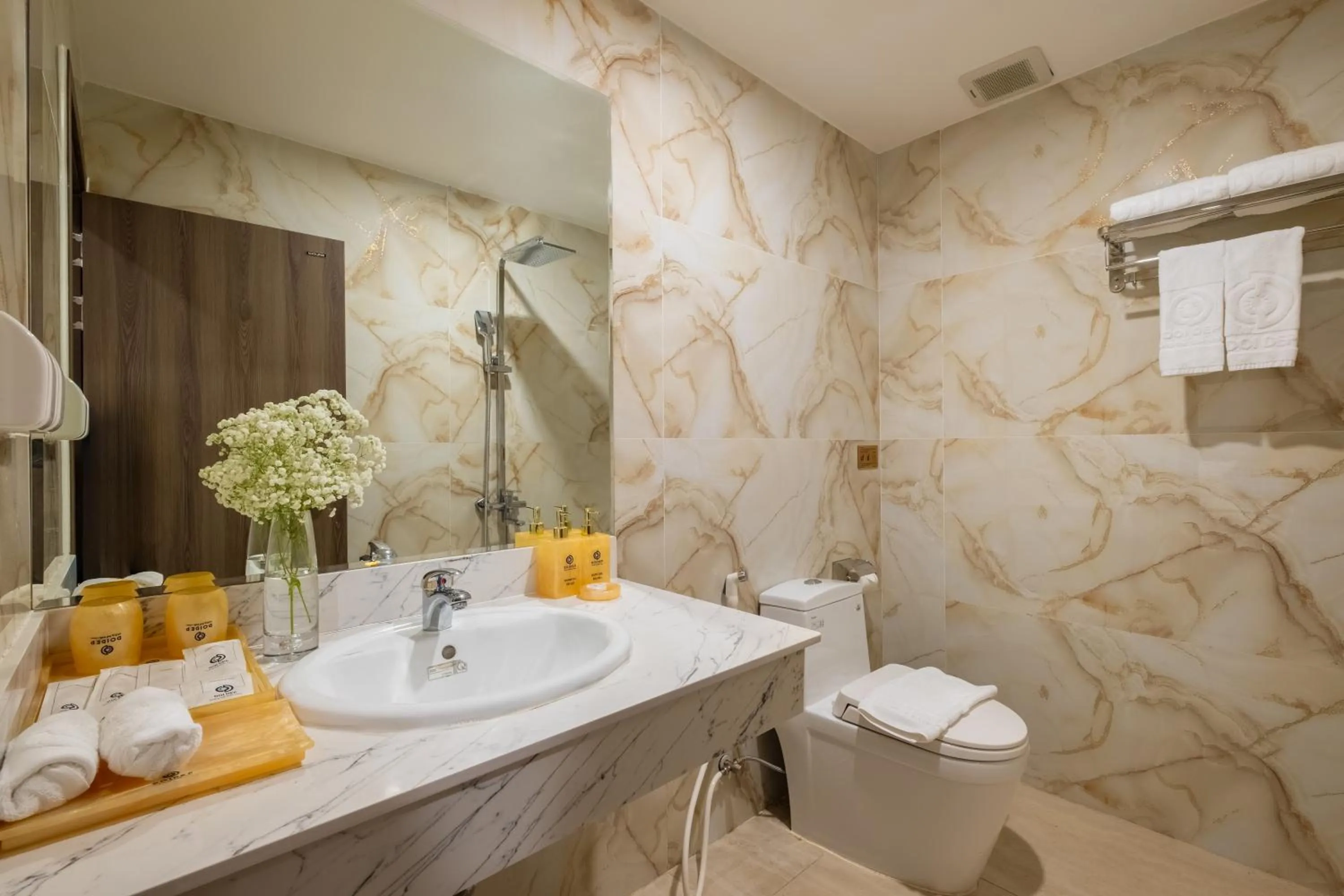 Shower in SANDALS FLORA HOTEL