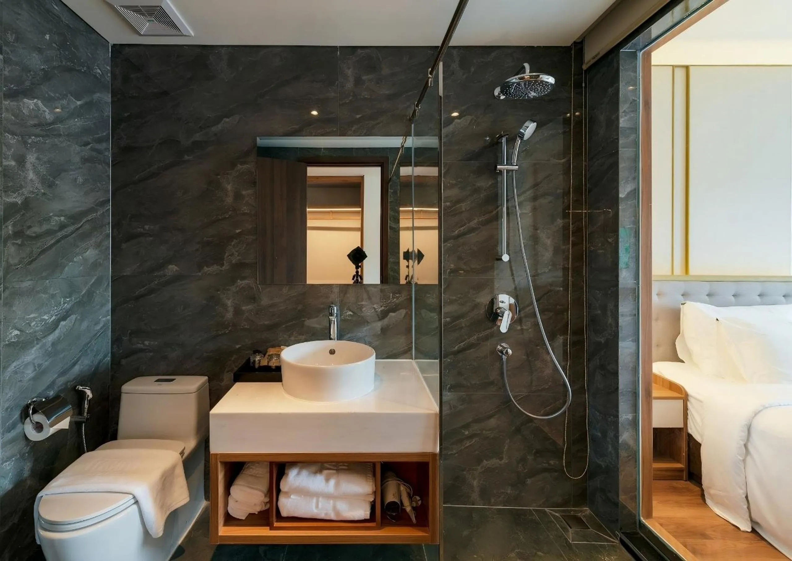 Bathroom in The Tahiti Beach Hotel