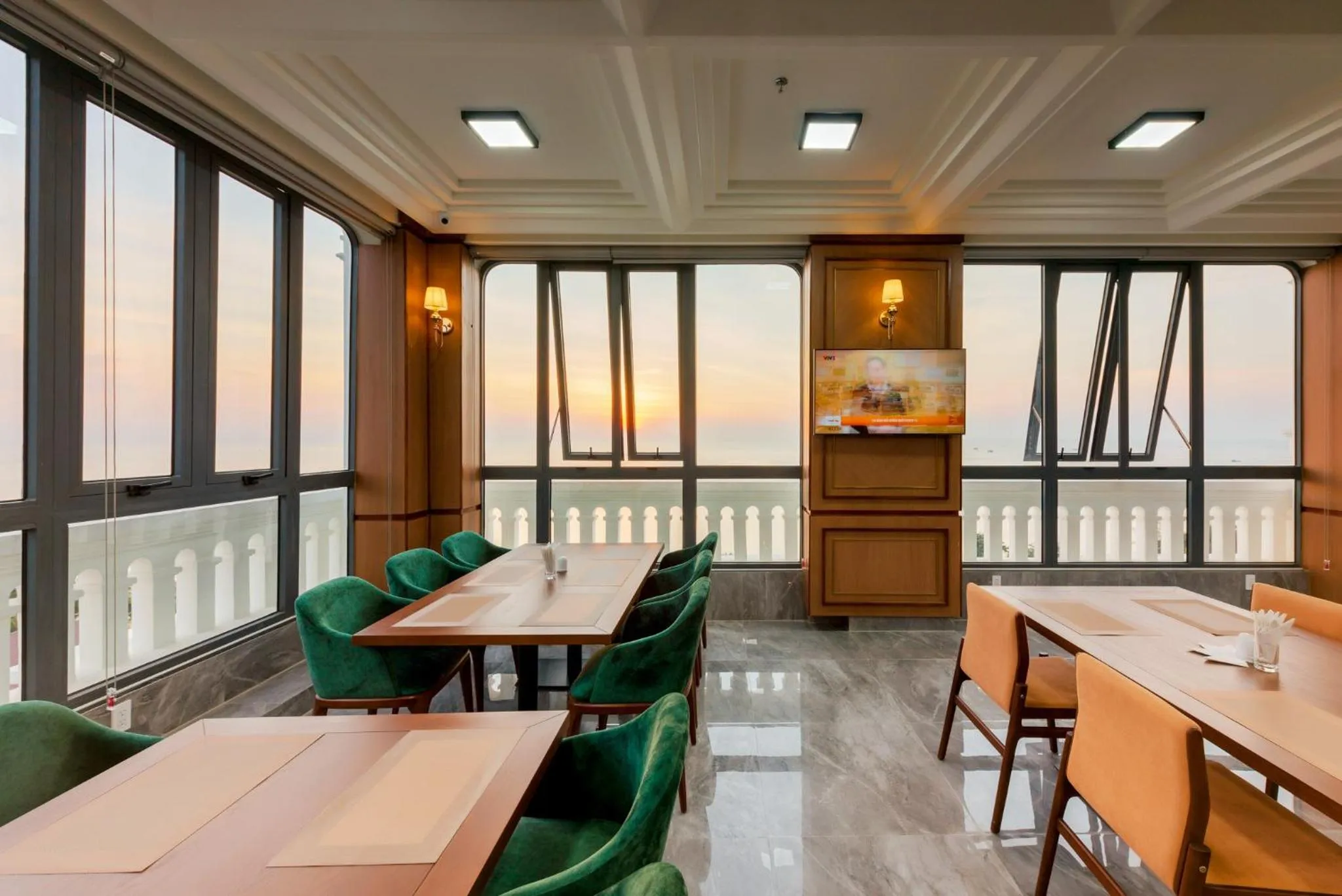 Dining area in The Tahiti Beach Hotel