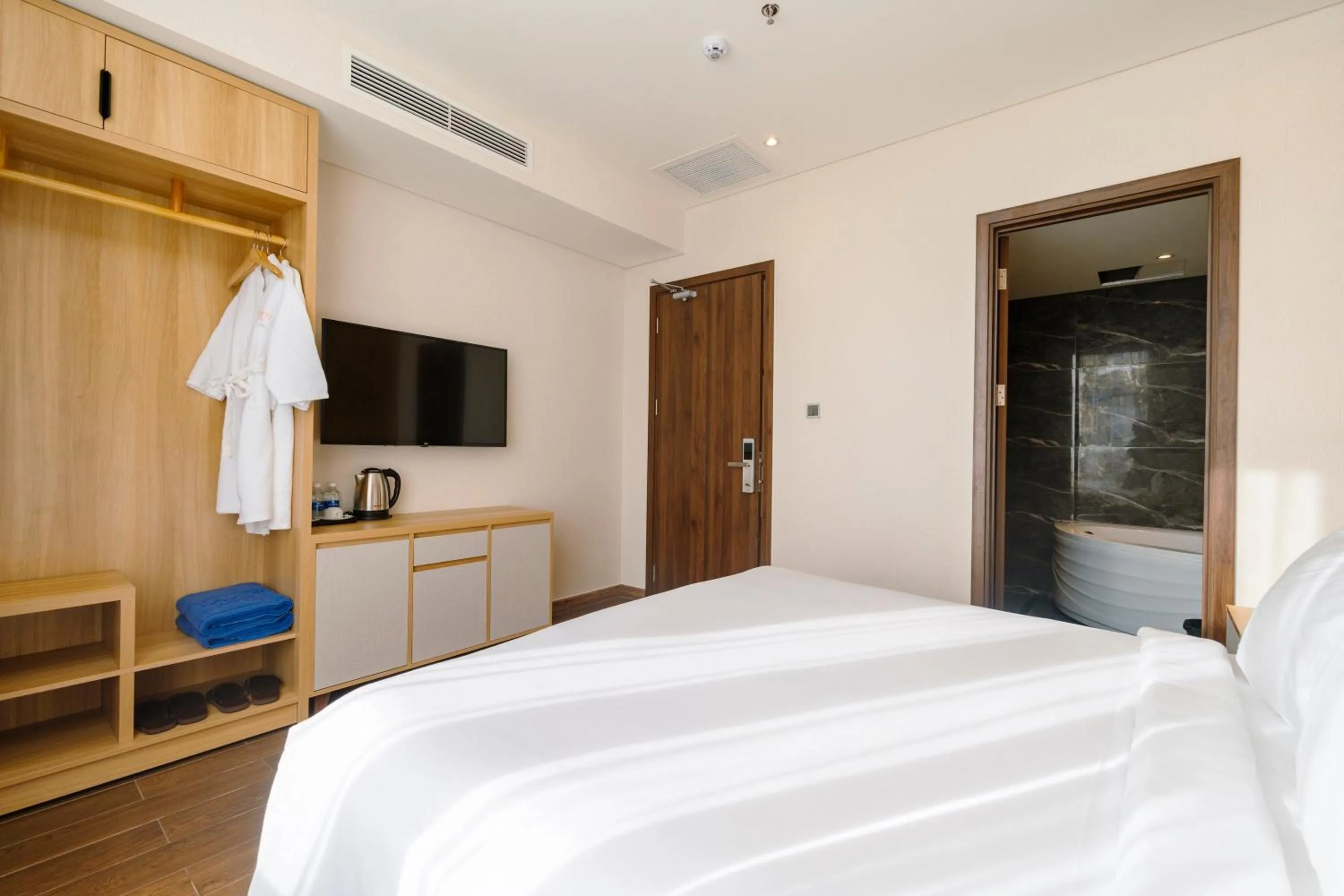 Photo of the whole room, Bed in The Tahiti Beach Hotel