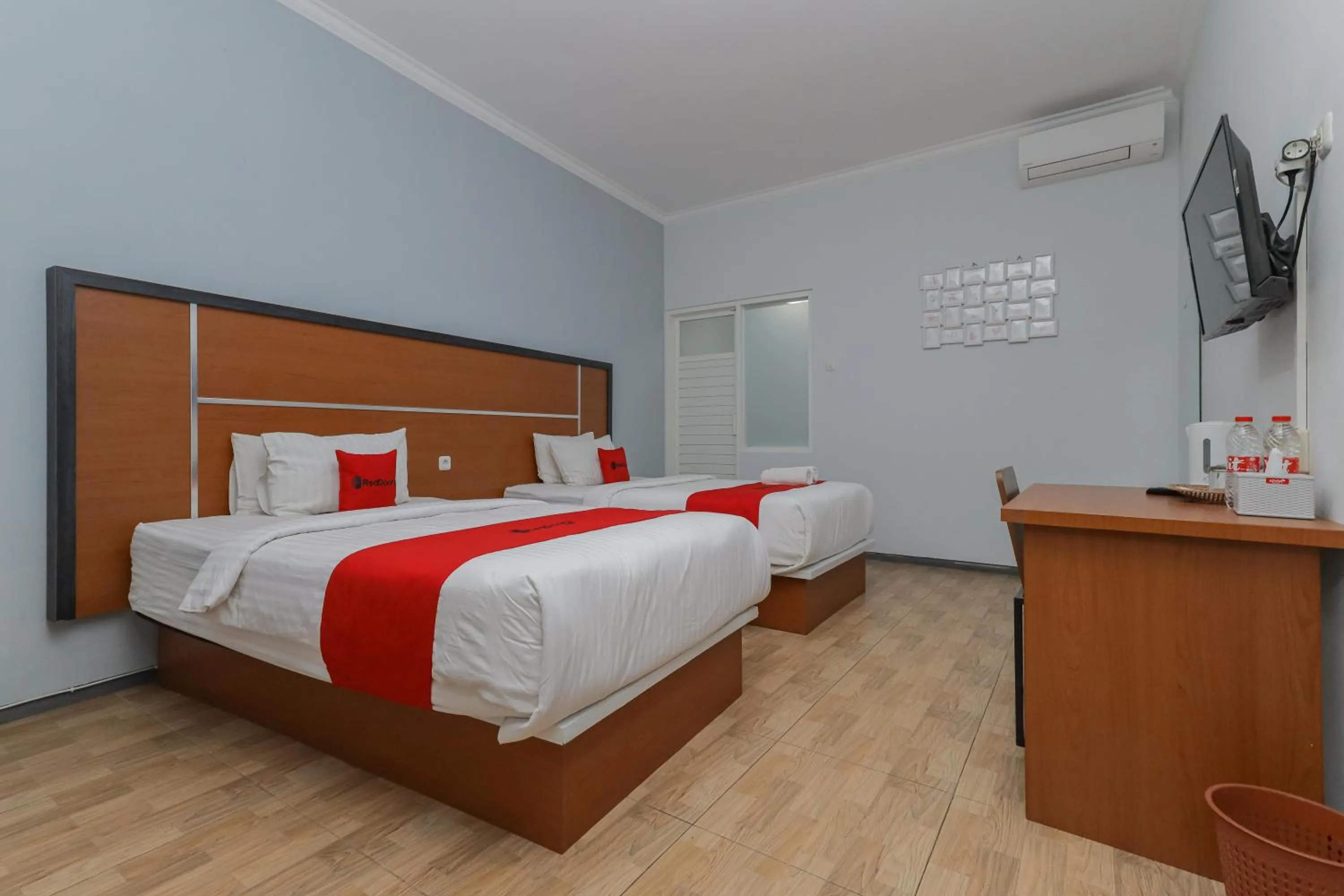 Bedroom, Bed in RedDoorz Plus At Swun Stay Raya Langsep