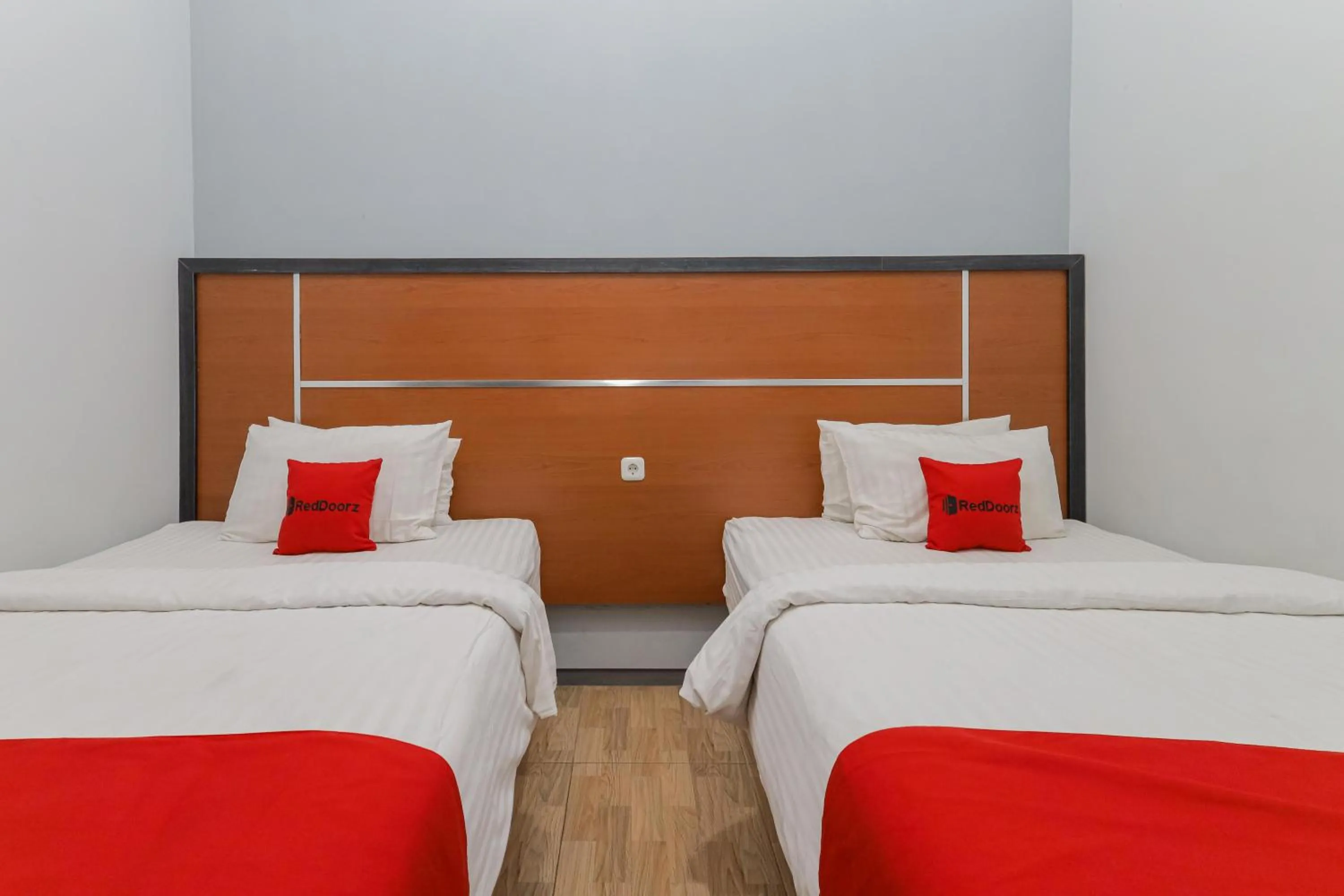 Bedroom, Bed in RedDoorz Plus At Swun Stay Raya Langsep