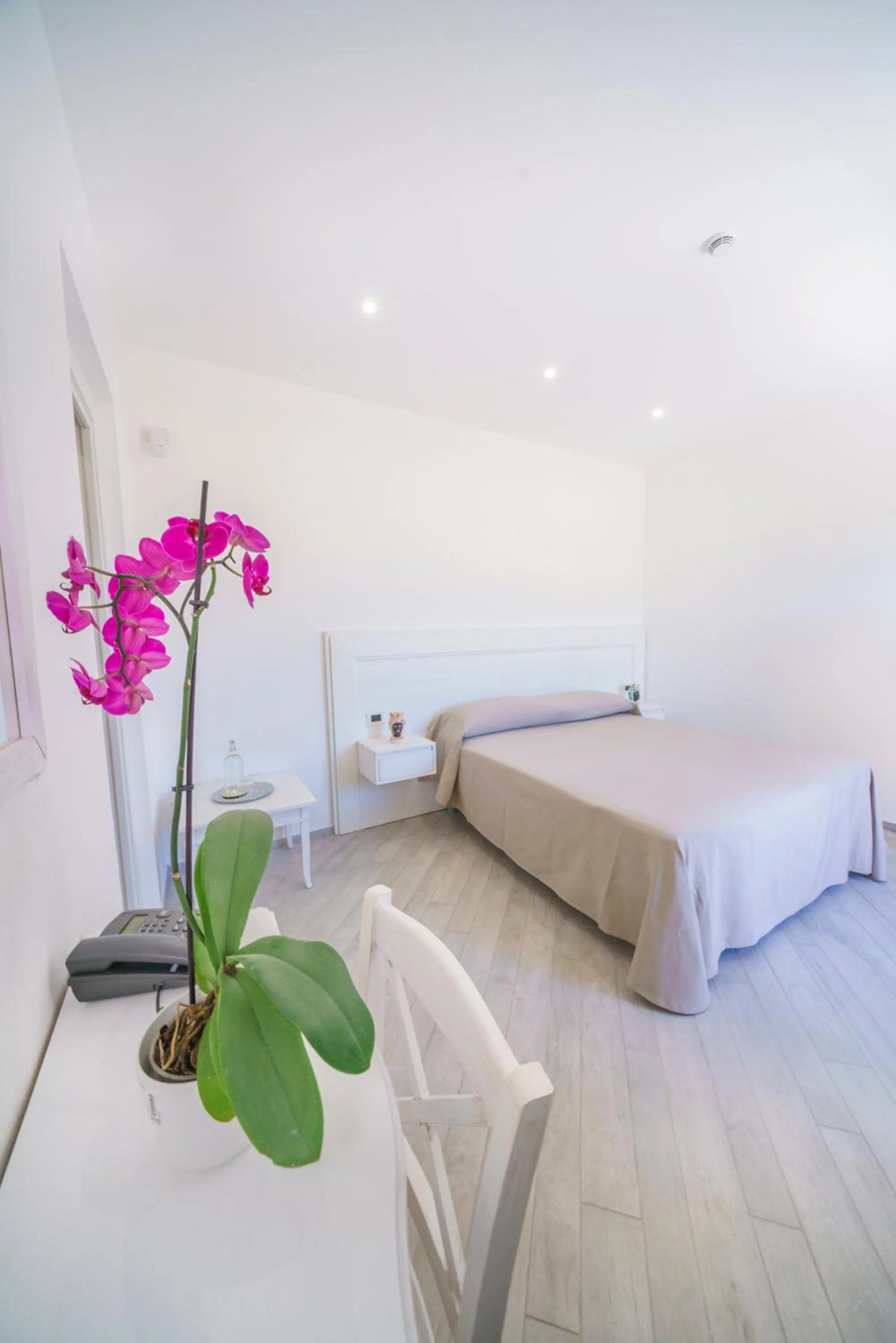 Bedroom, Bed in Minissale Farmhouse