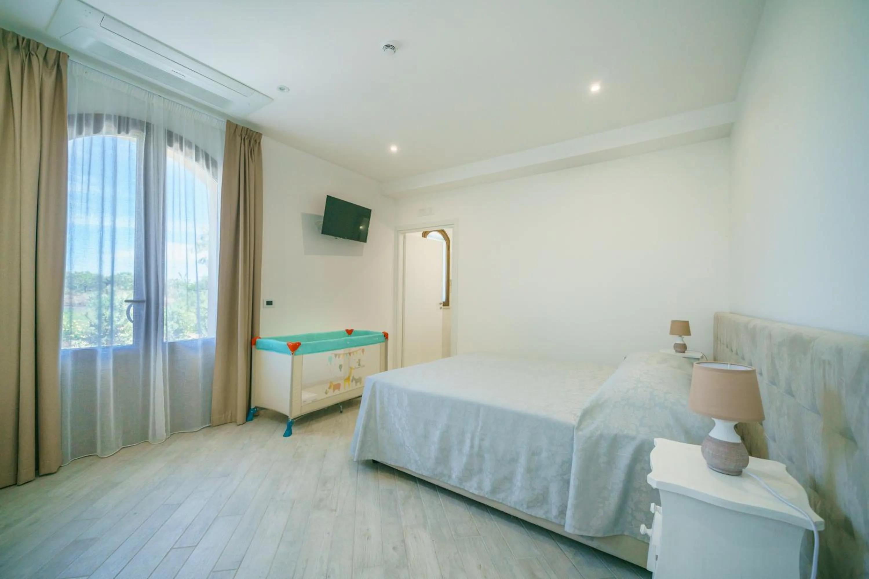 Bedroom, Bed in Minissale Farmhouse