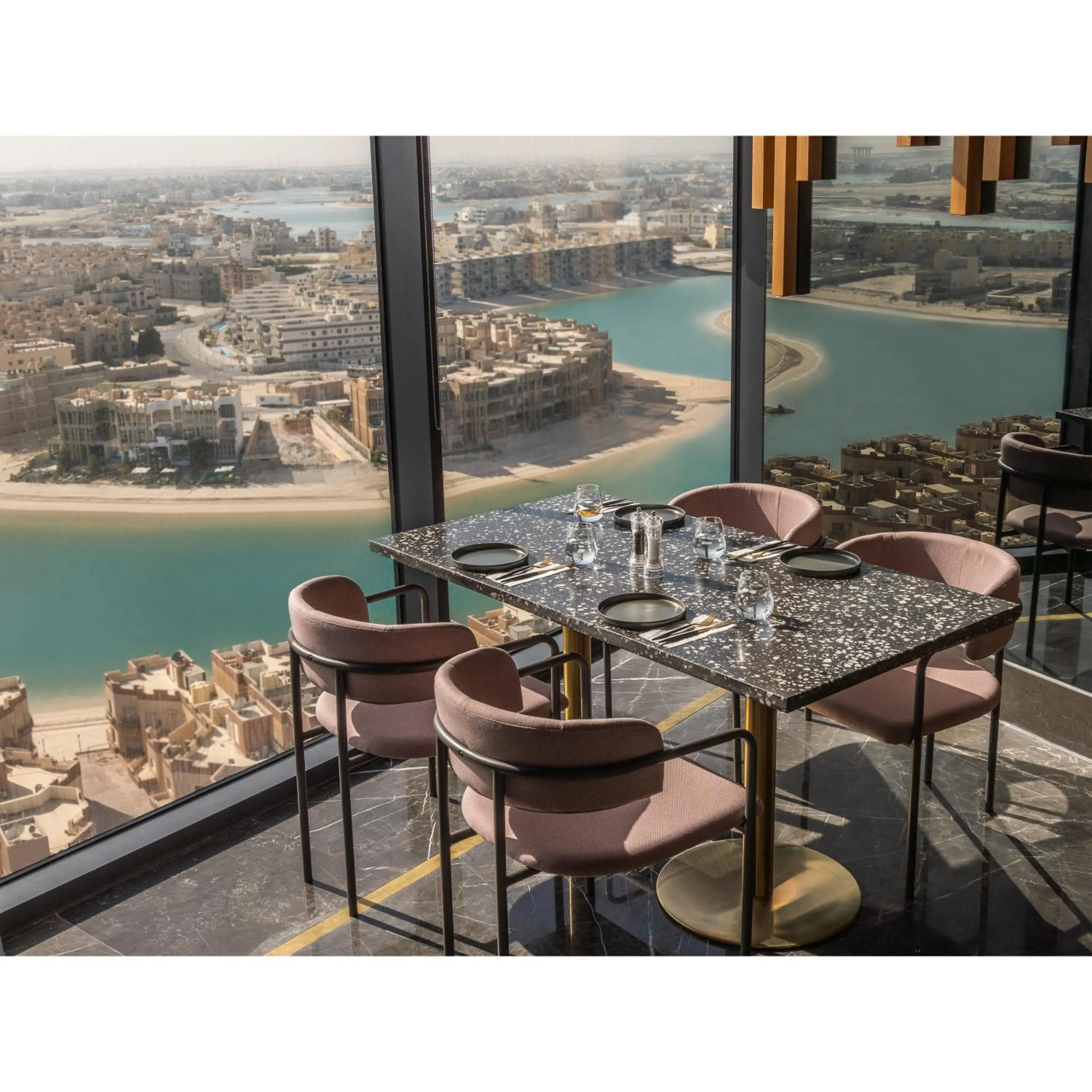 Restaurant/places to eat in The House Hotel Al Khiran