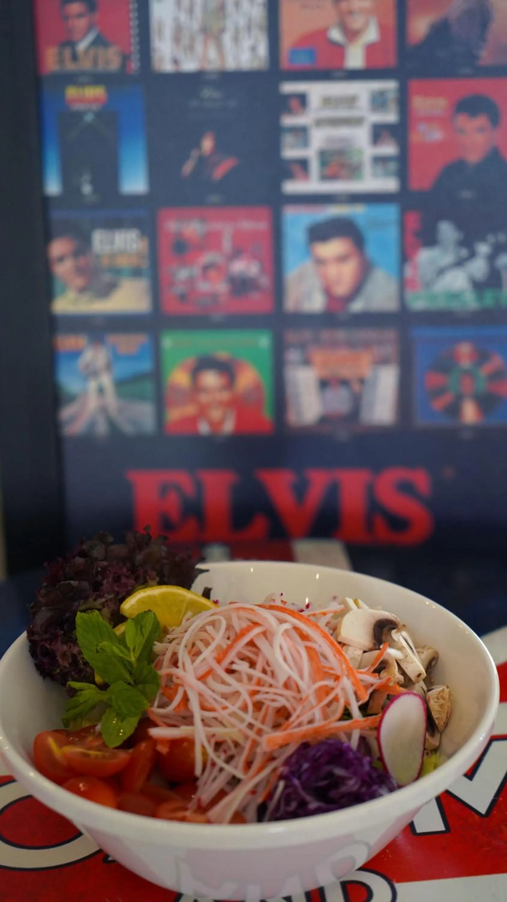 Food and drinks in Aitch Boutique Hotel - an LIH Hotel