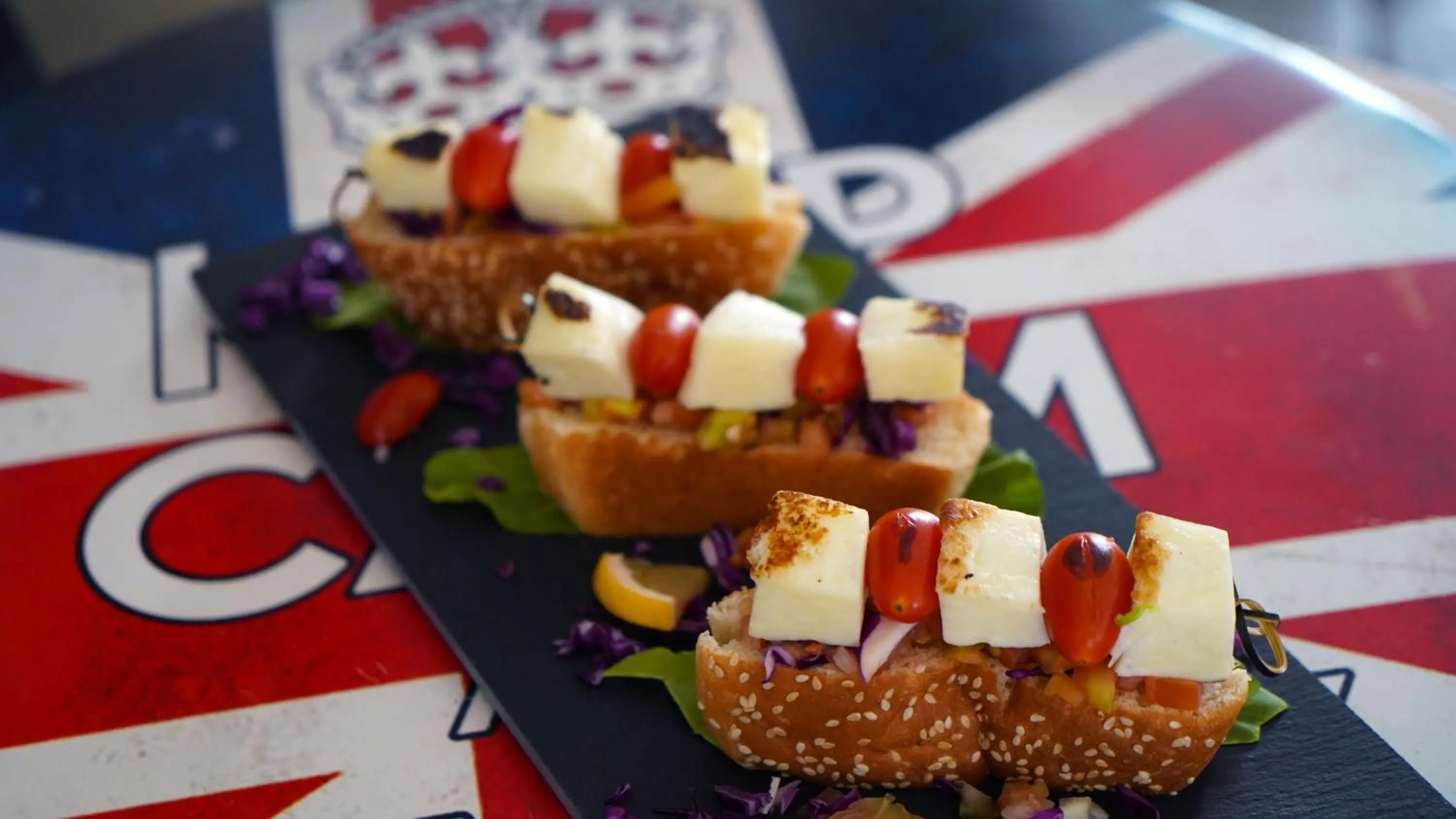 Food and drinks in Aitch Boutique Hotel - an LIH Hotel