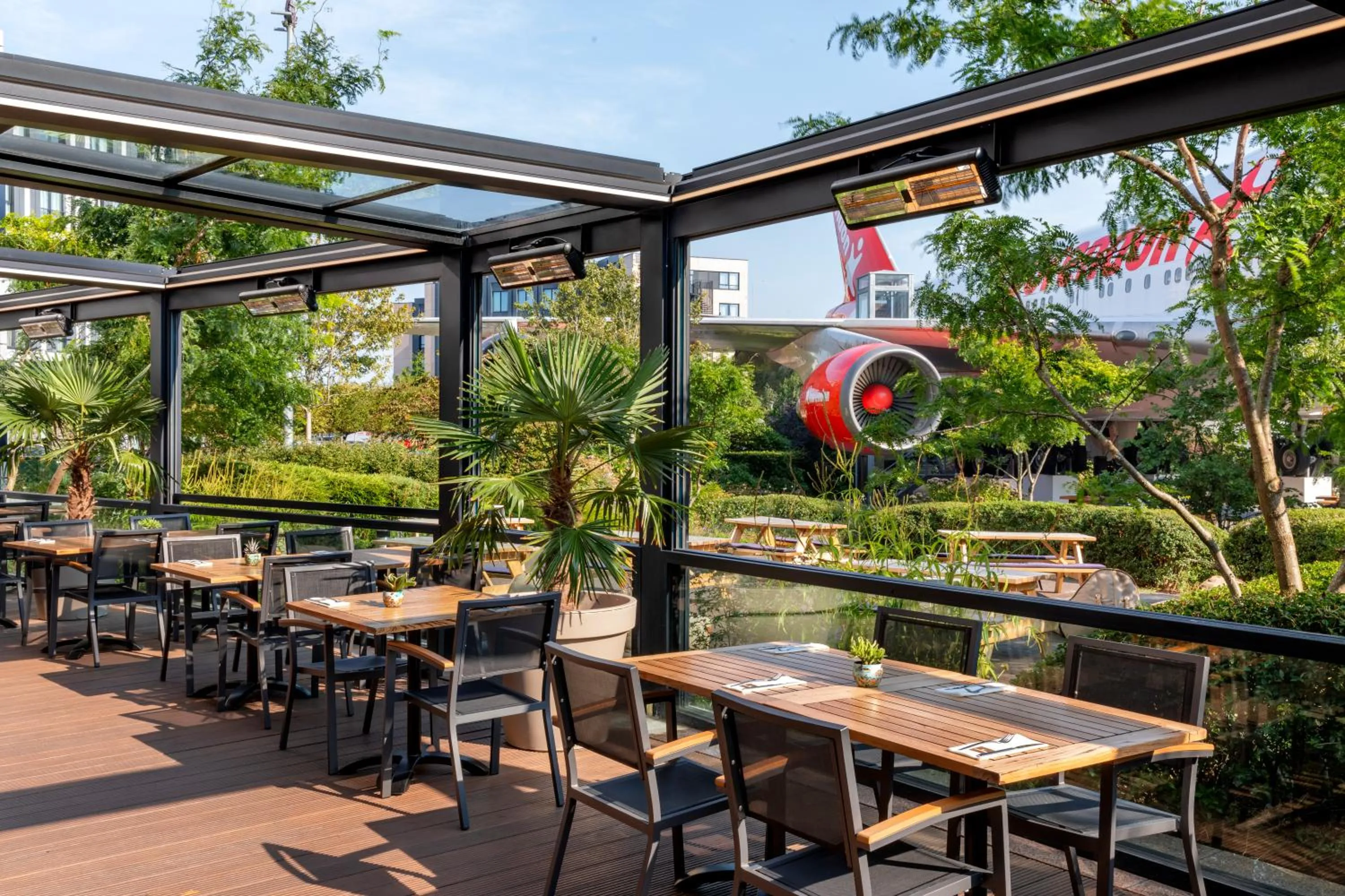 Garden in Corendon Apartments Amsterdam Schiphol Airport