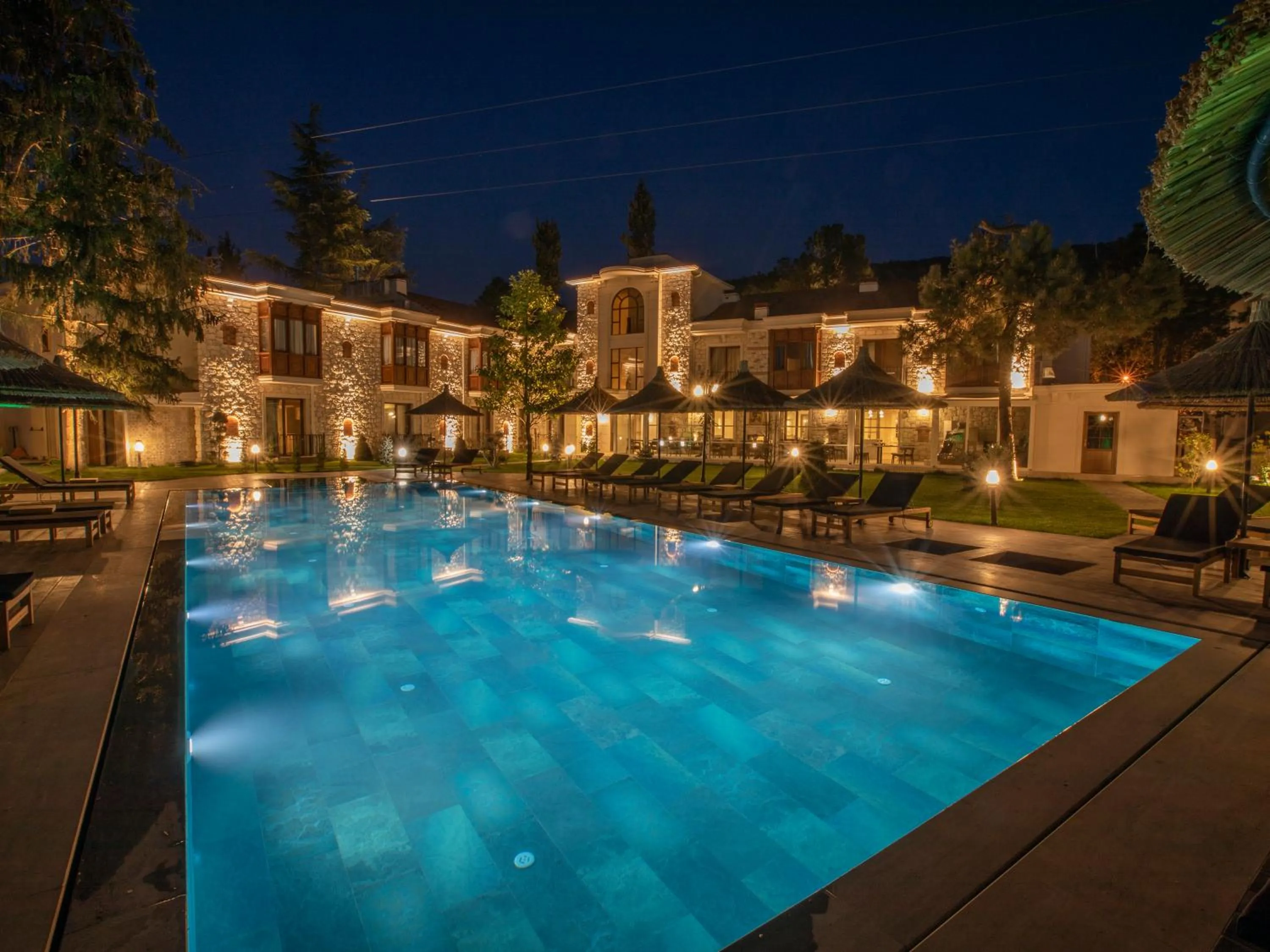Swimming pool in Balturk Garden Sapanca Hotel