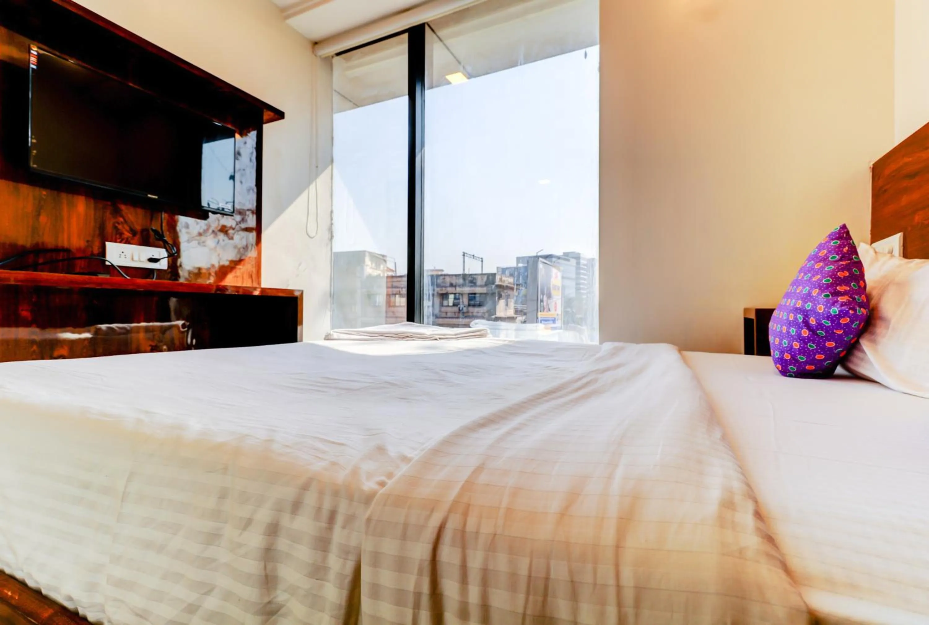 Bed in Hotel Prime Inn, Andheri West - Near Mumbai International Airport