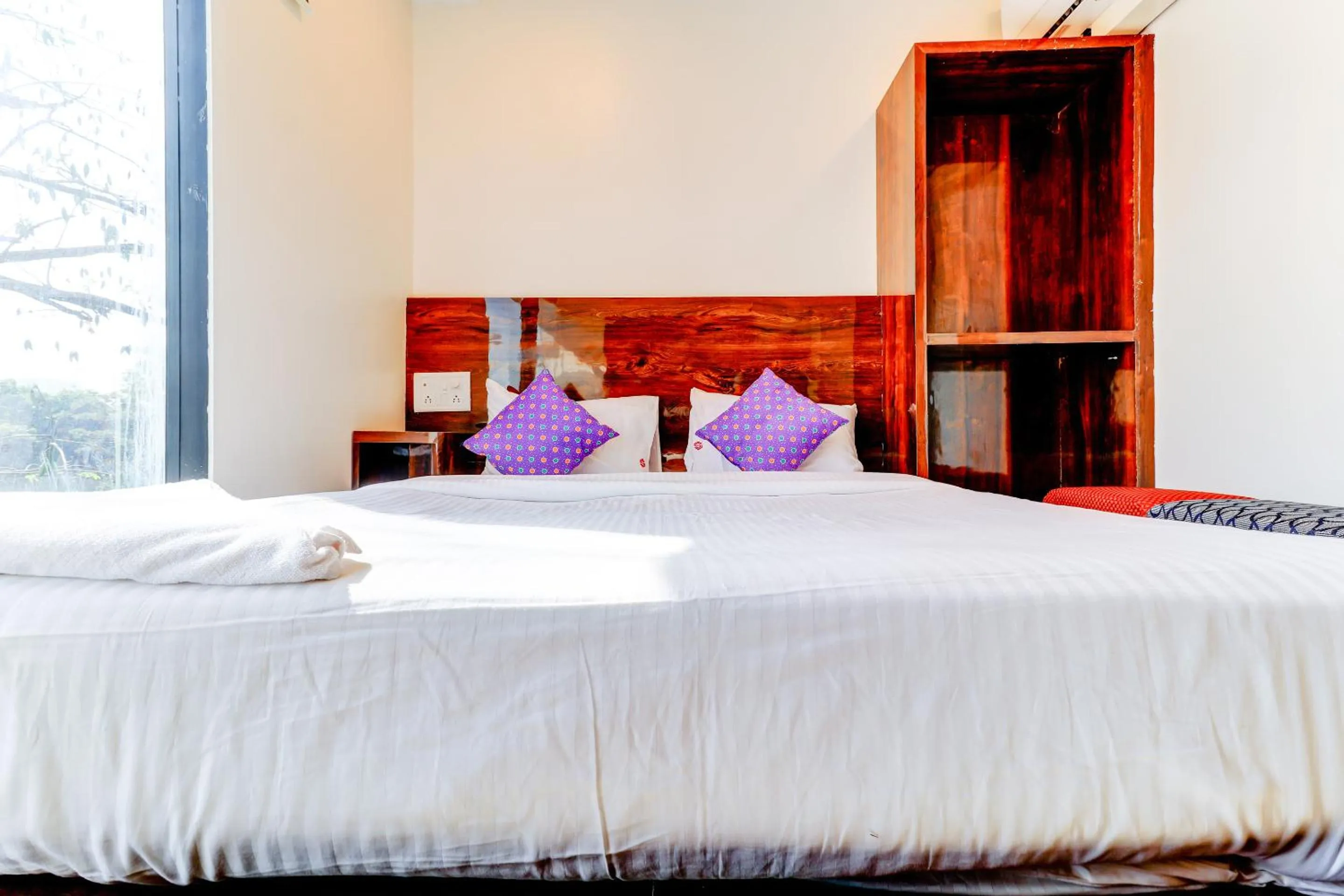 Bedroom, Bed in Hotel Prime Inn, Andheri West - Near Mumbai International Airport