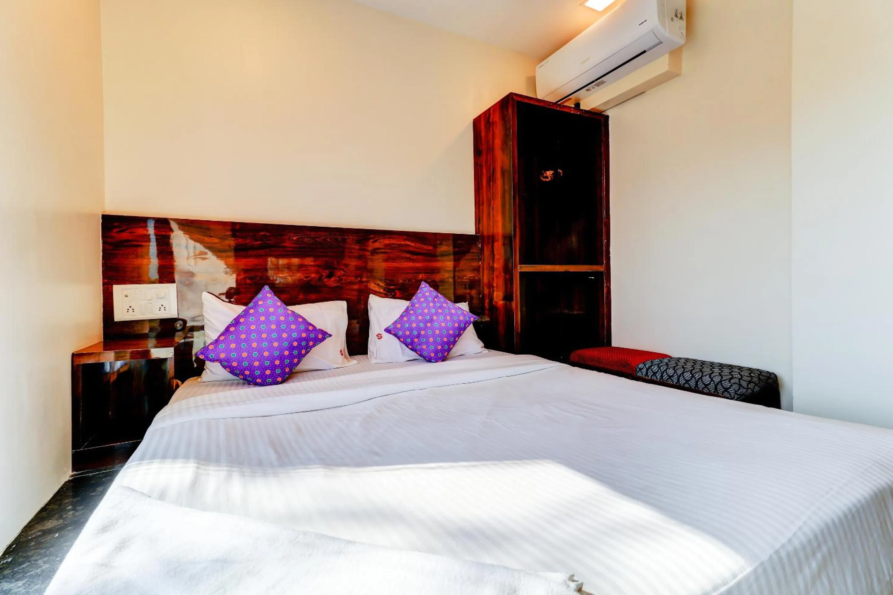 Bedroom, Bed in Hotel Prime Inn, Andheri West - Near Mumbai International Airport