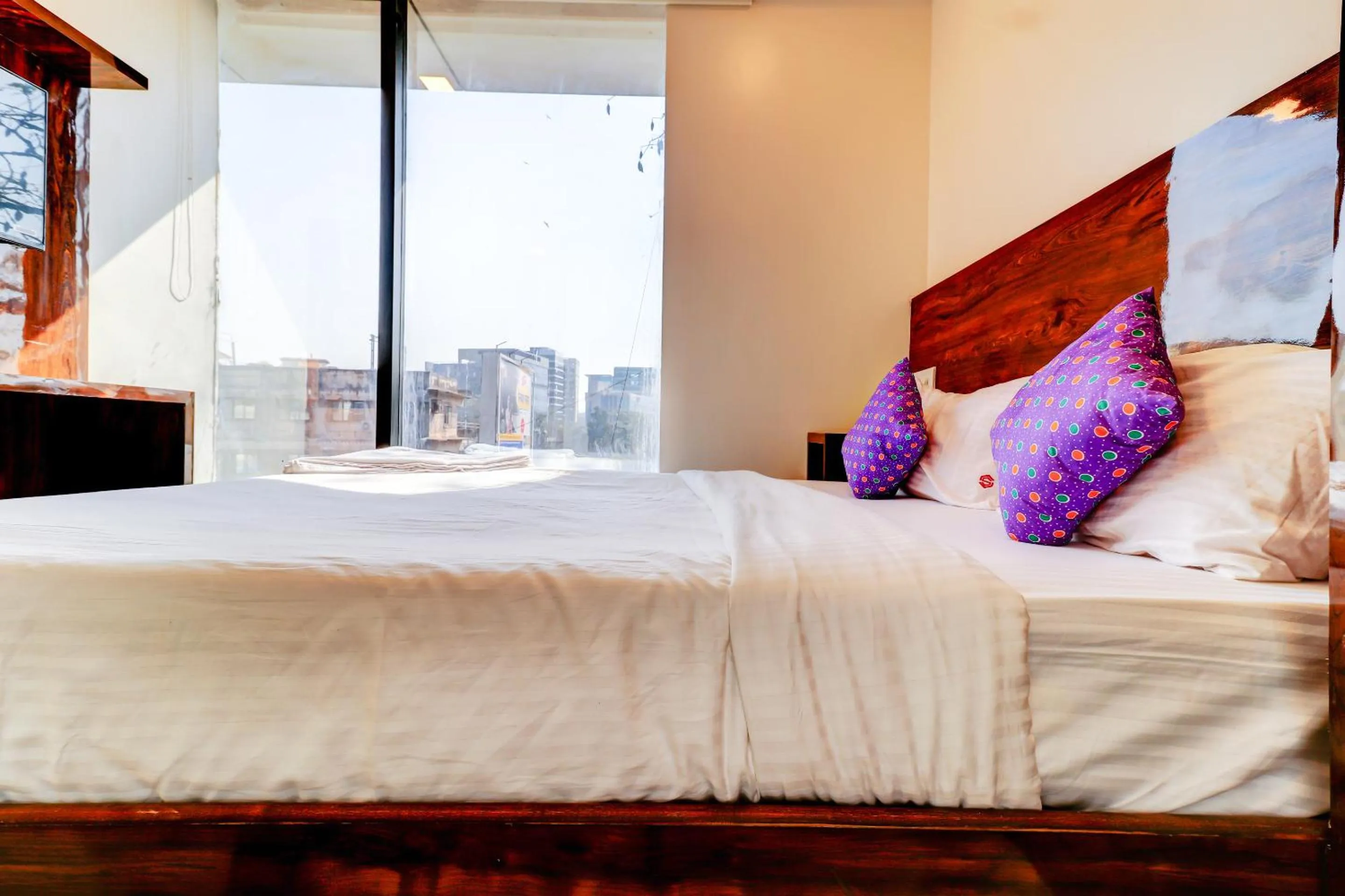 Bed in Hotel Prime Inn, Andheri West - Near Mumbai International Airport