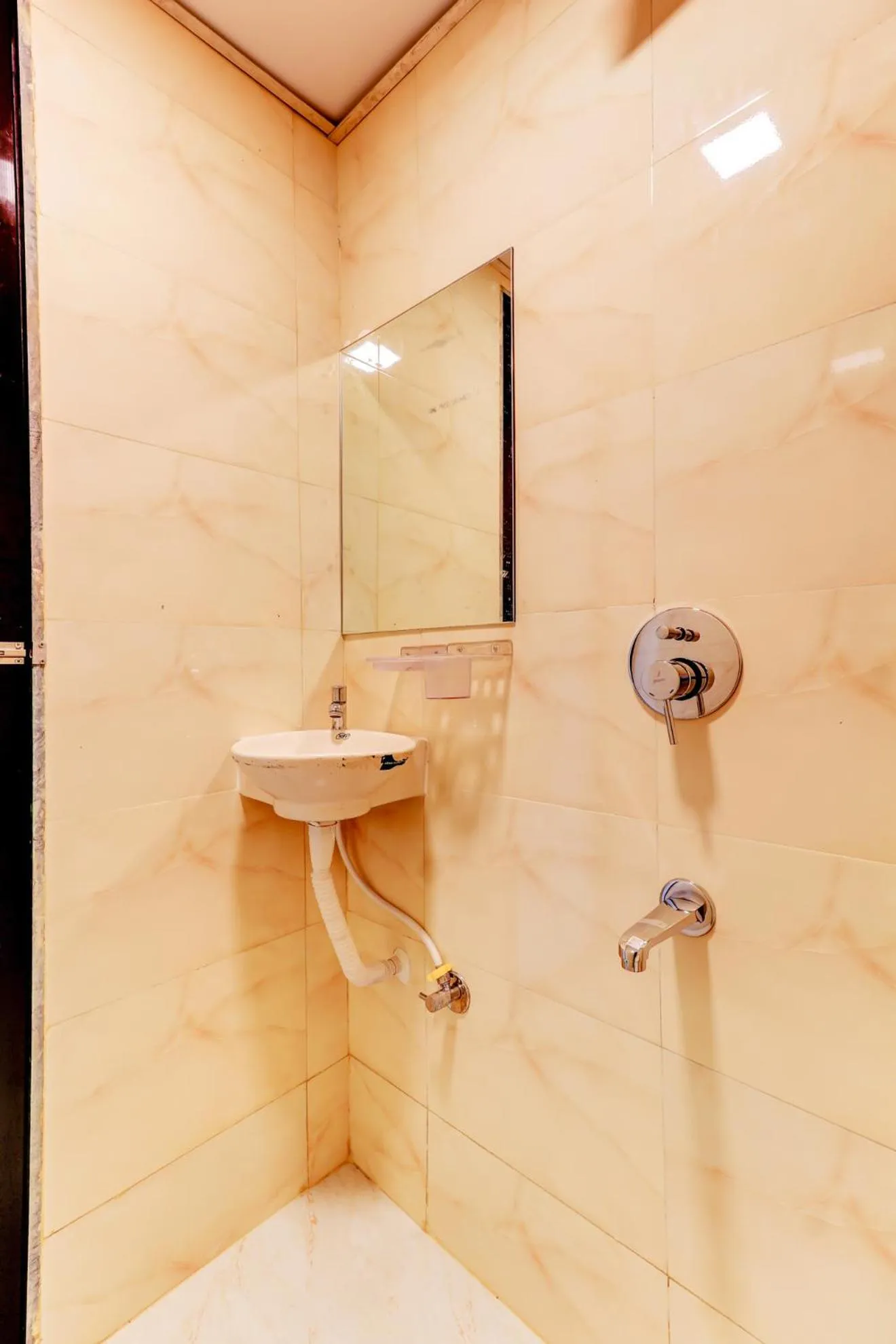 Bathroom in Hotel Prime Inn, Andheri West - Near Mumbai International Airport