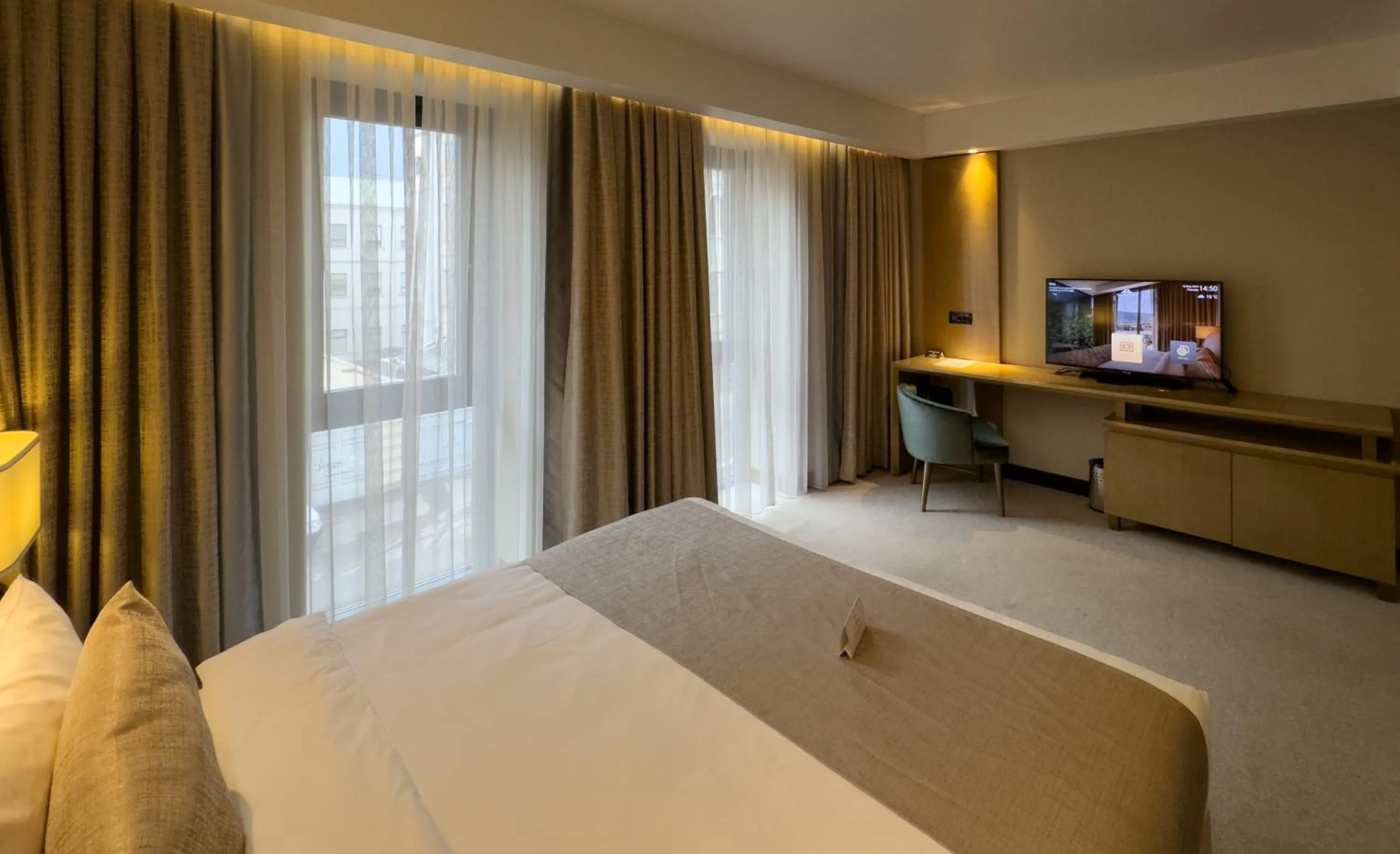 TV and multimedia, Bed in Marjan Plaza Hotel