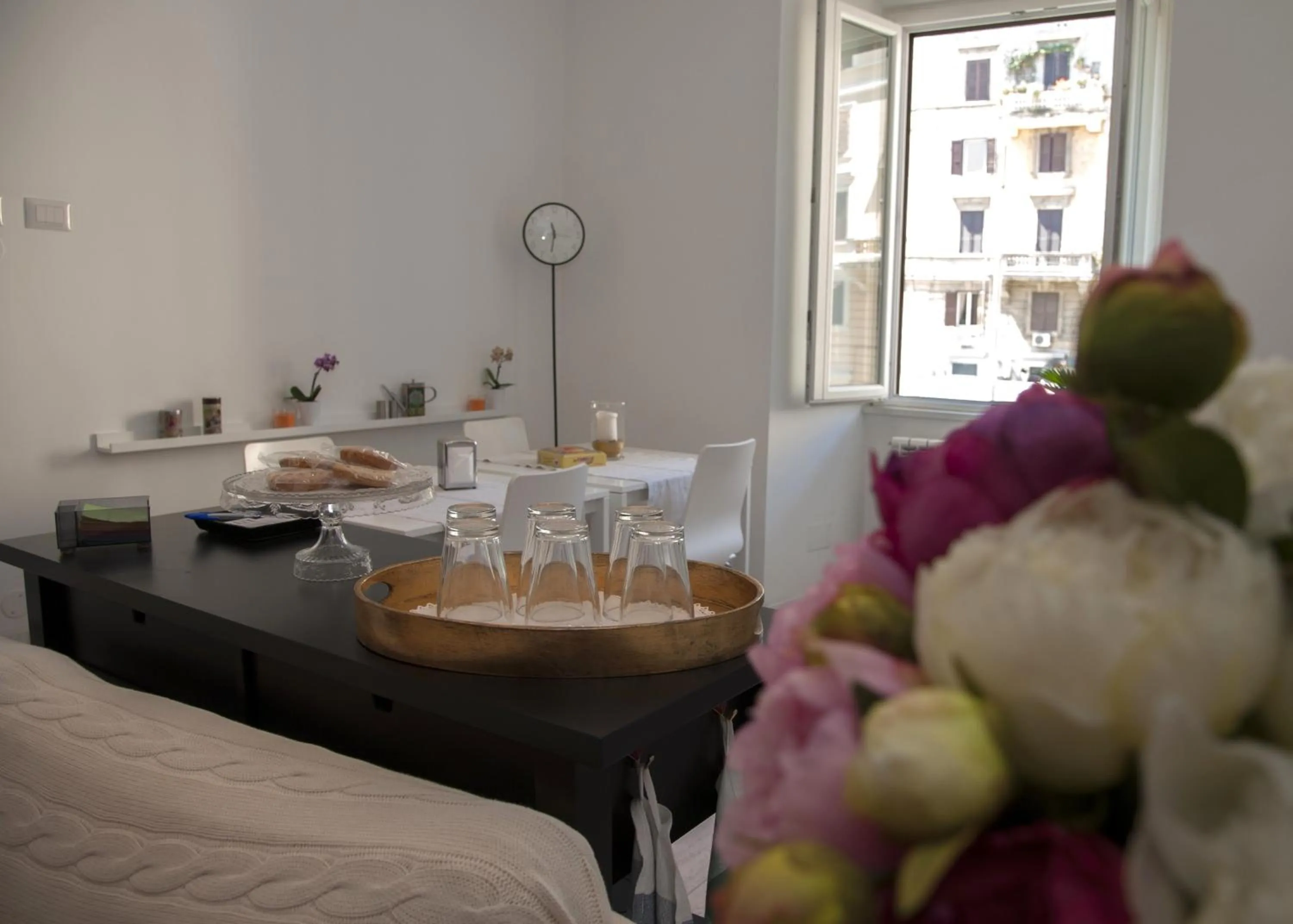 Decorative detail, Bed in Center 2 Rooms B&b