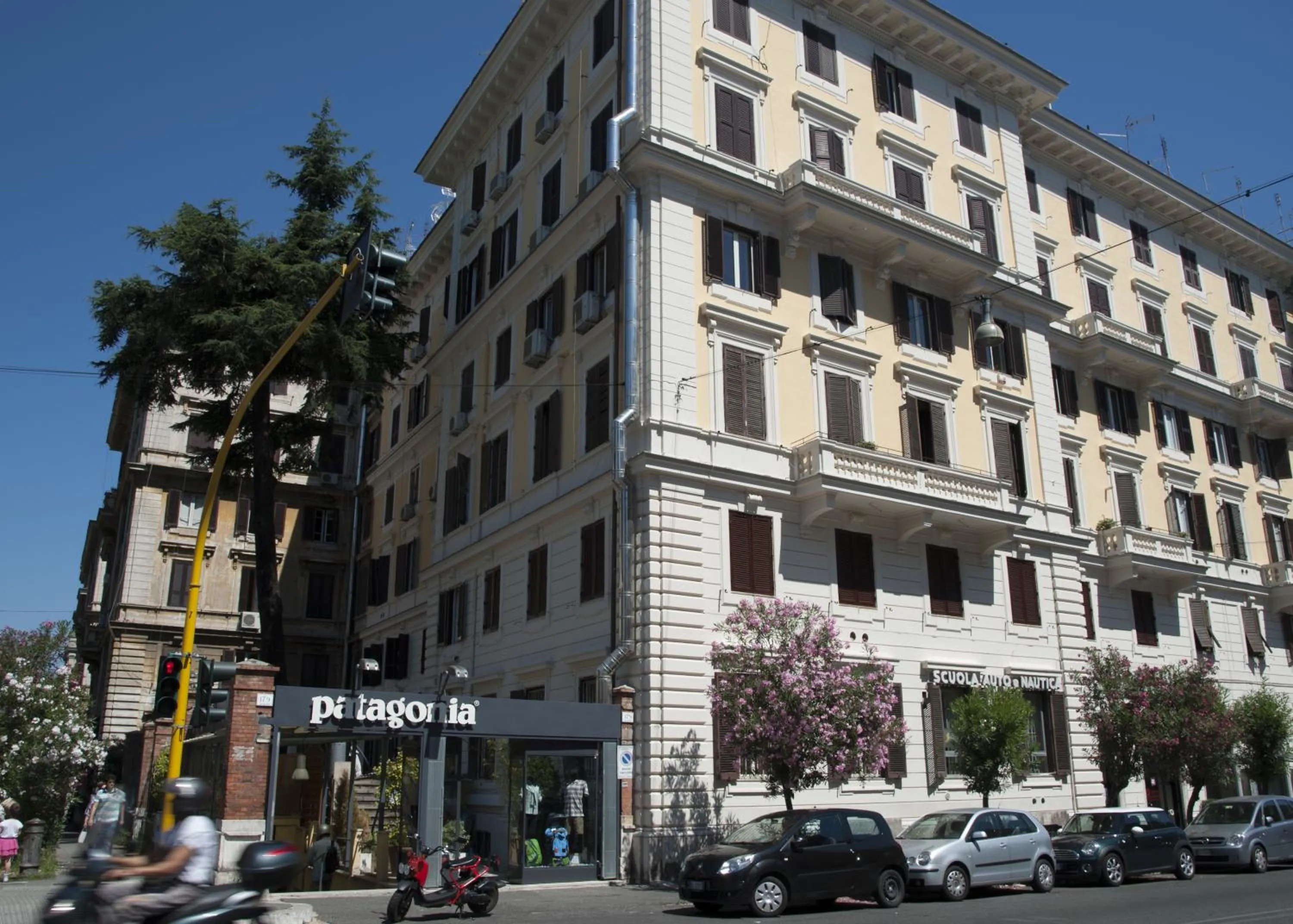 Property building in Center 2 Rooms B&b