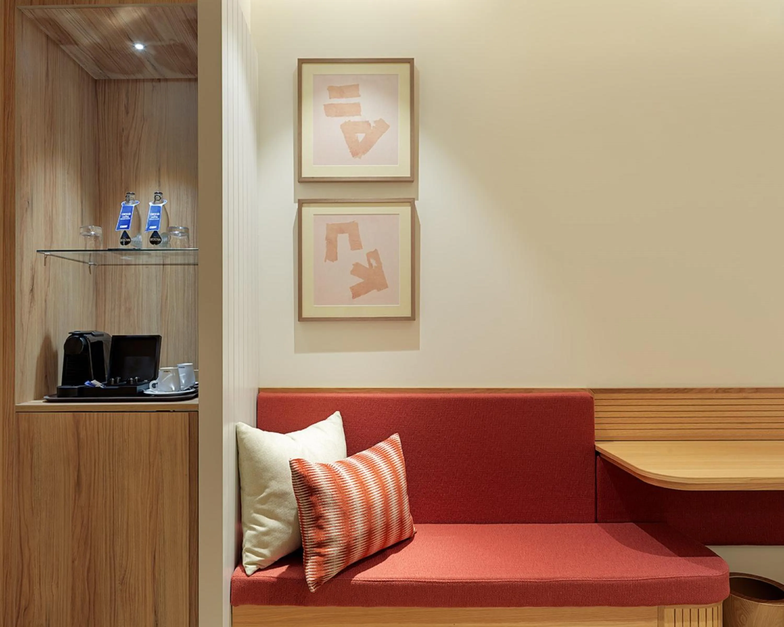 hair dresser in H10 Croma Málaga