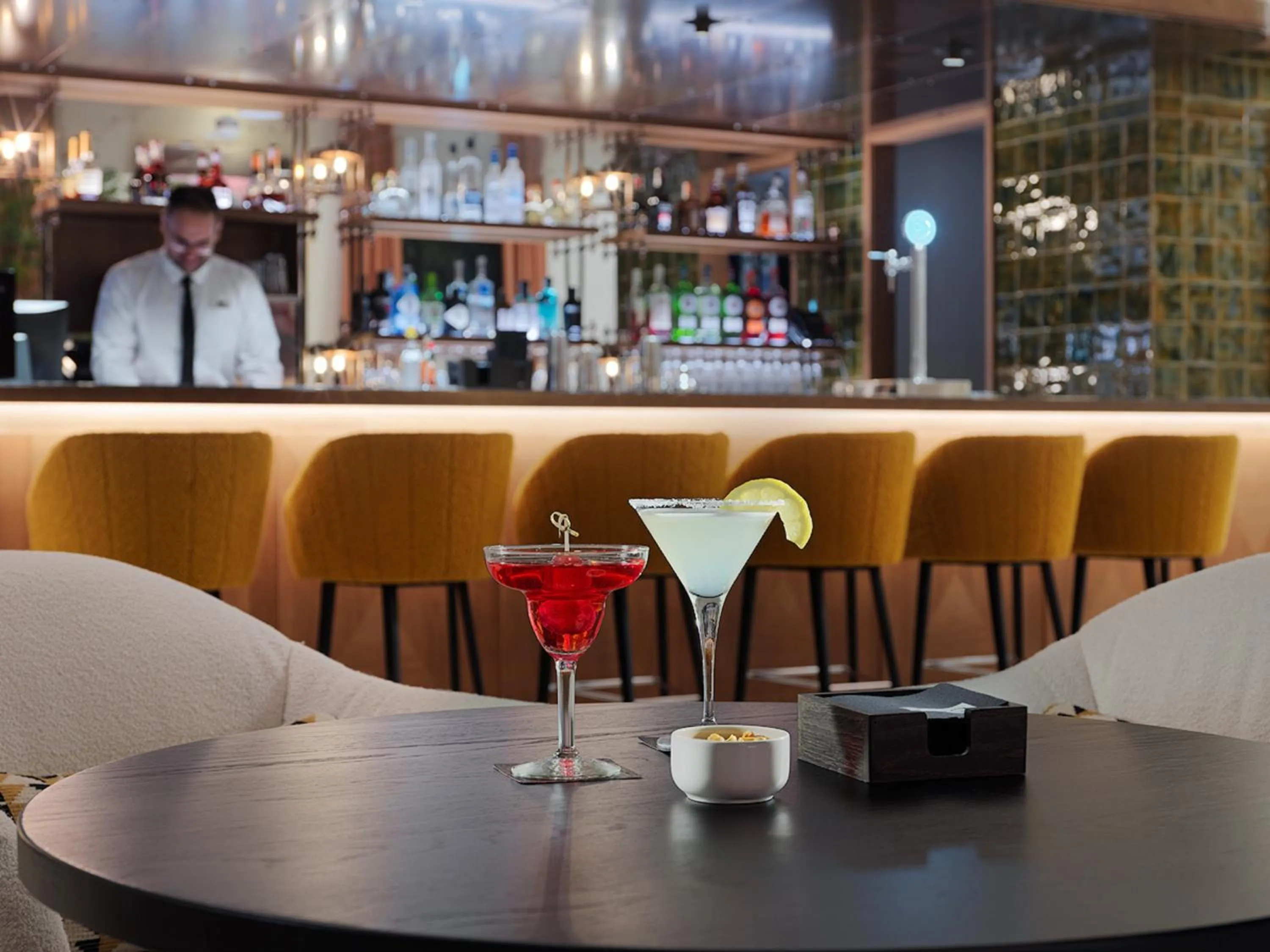 Lounge or bar in H10 Croma Málaga