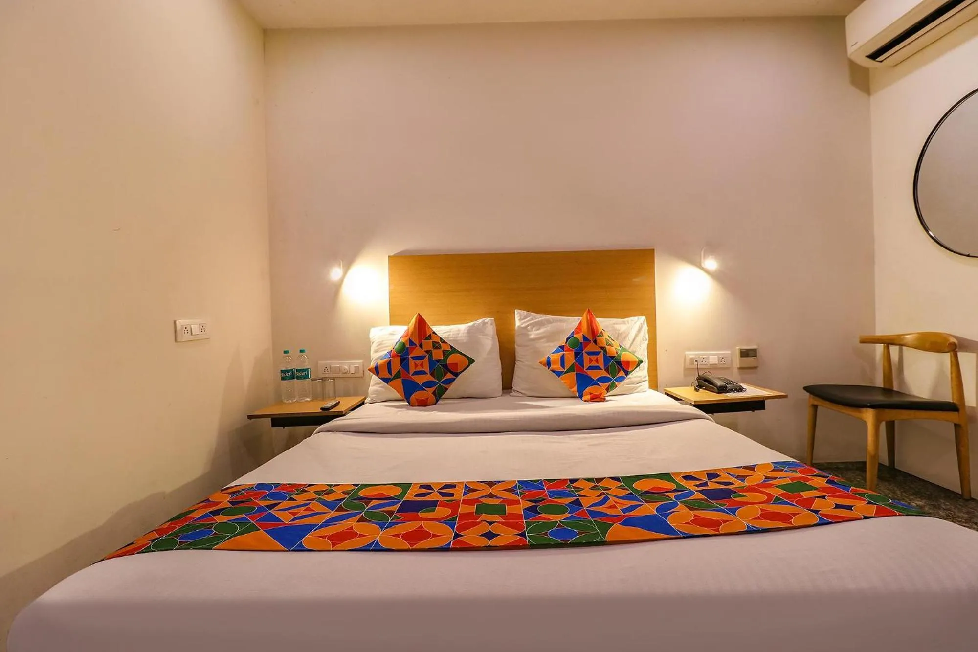 Bed in FabHotel La Serene Punjabi Bagh