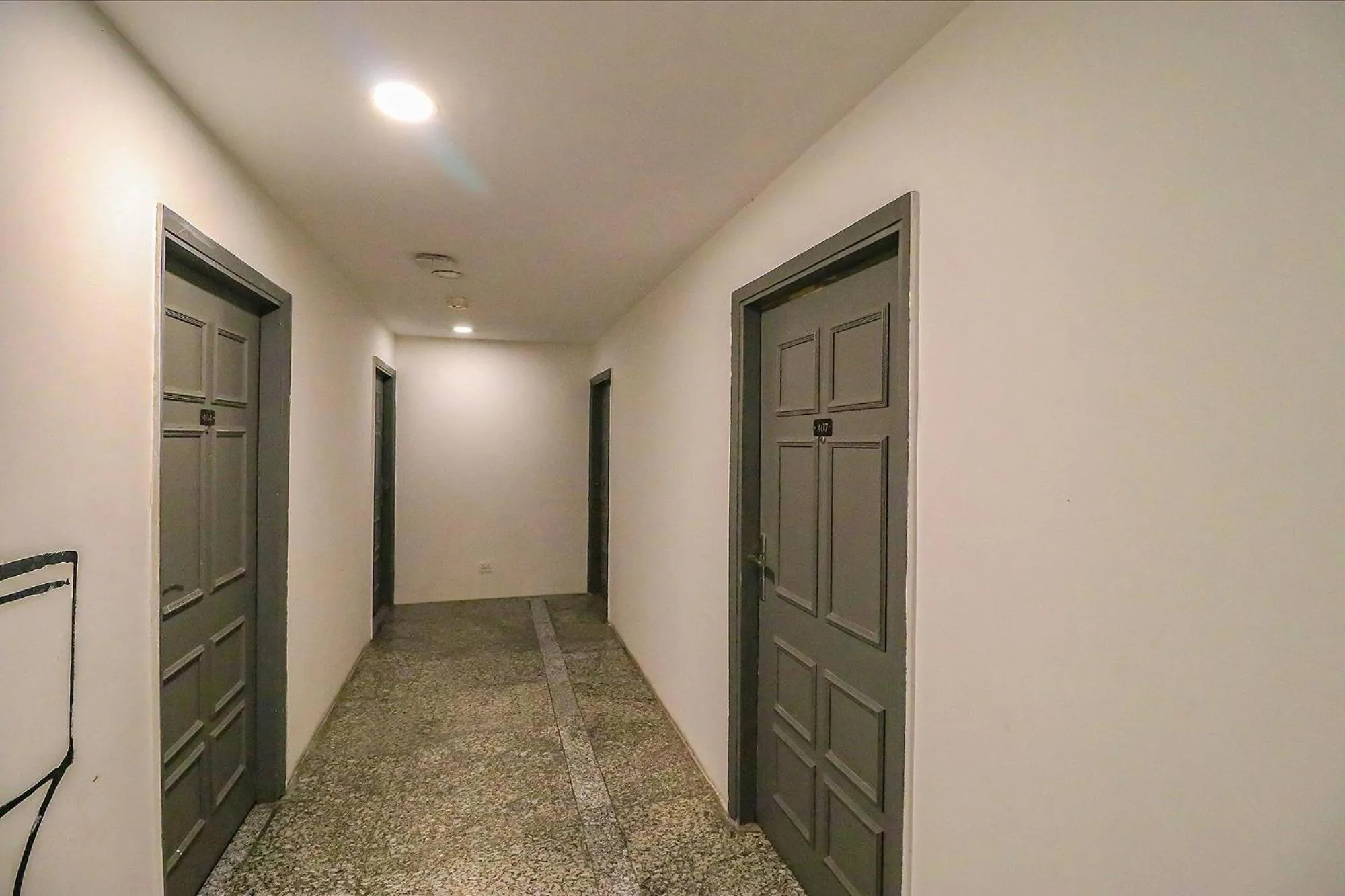 Lobby or reception in FabHotel La Serene Punjabi Bagh