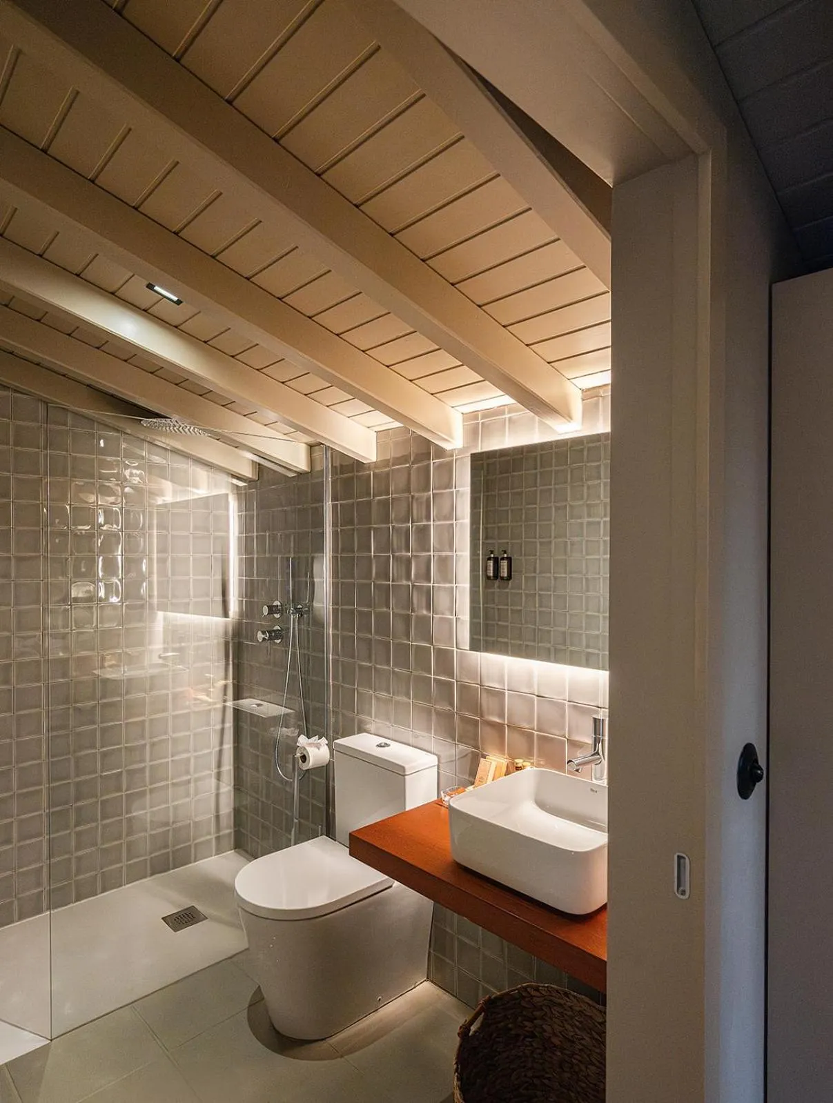 Shower in Lavandeira Douro Nature & Wellness