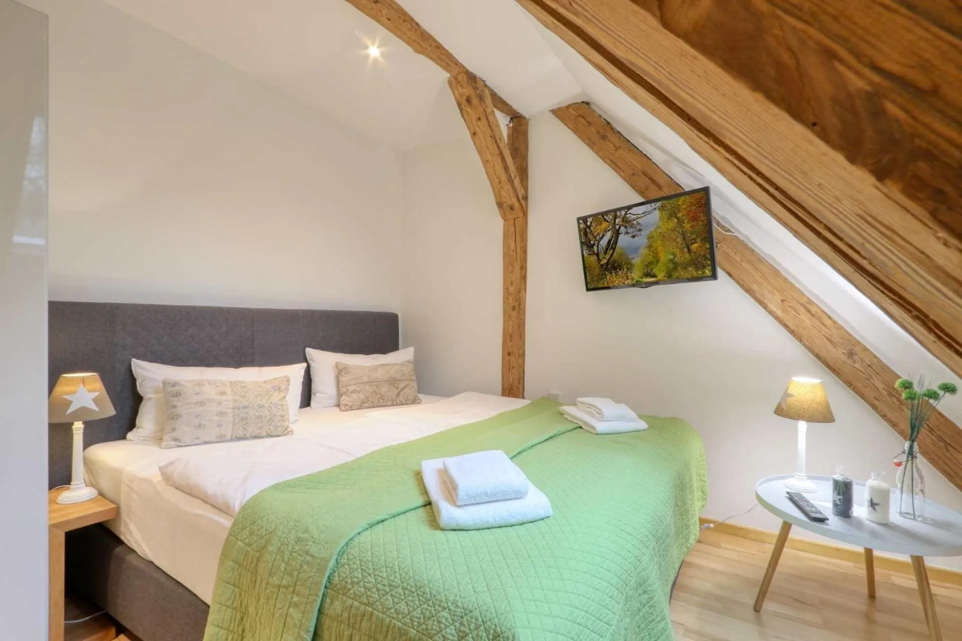 Bed in Harz-Urlaubs-Alm Hotel & Ferienhäuser