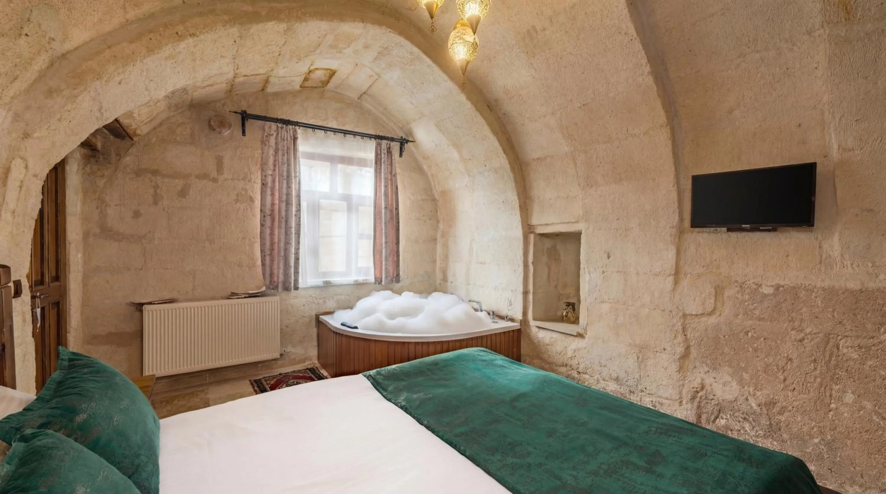 Bedroom, Bed in Zula Cave House