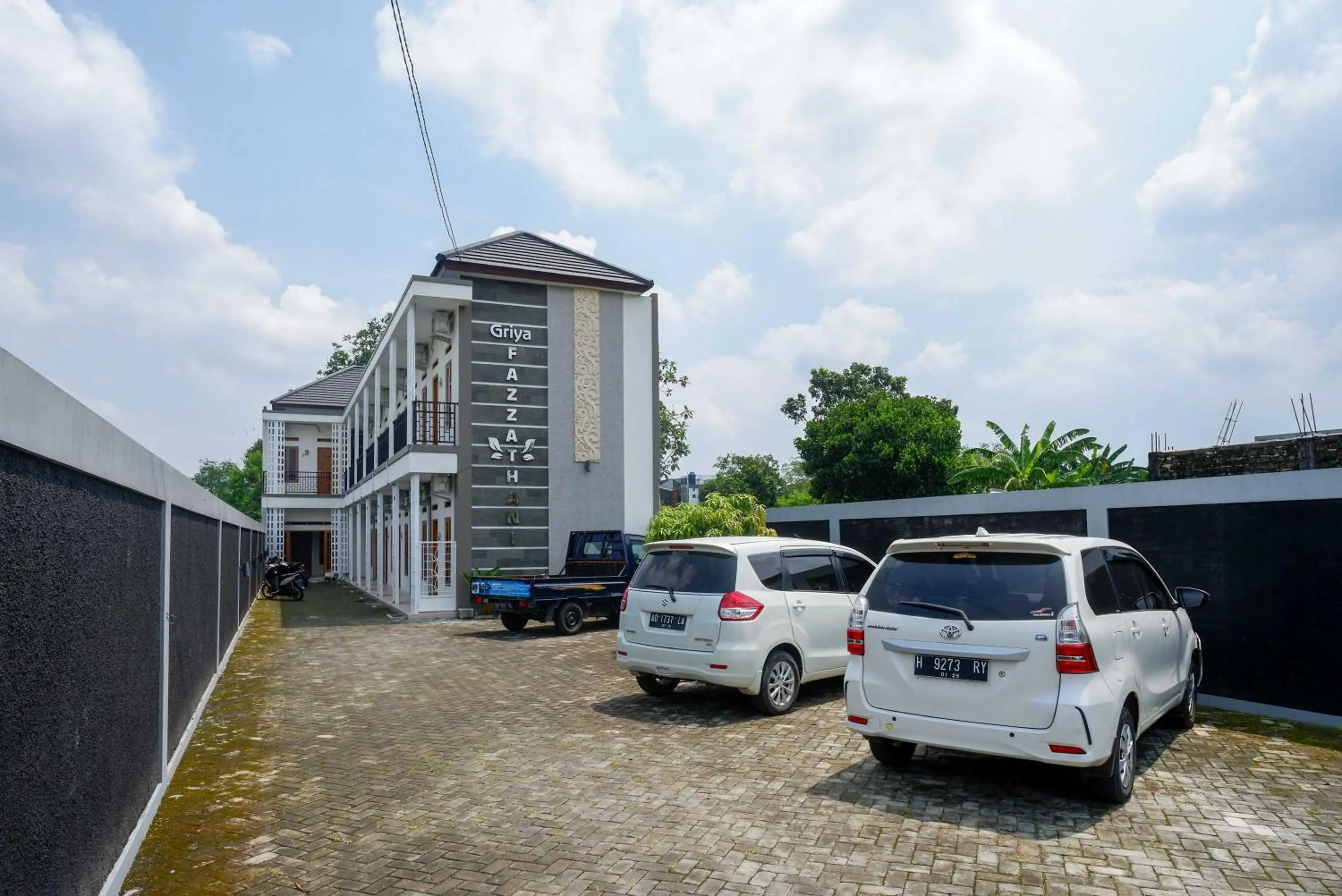 Property building in RedDoorz Syariah near RS Hermina Yogyakarta