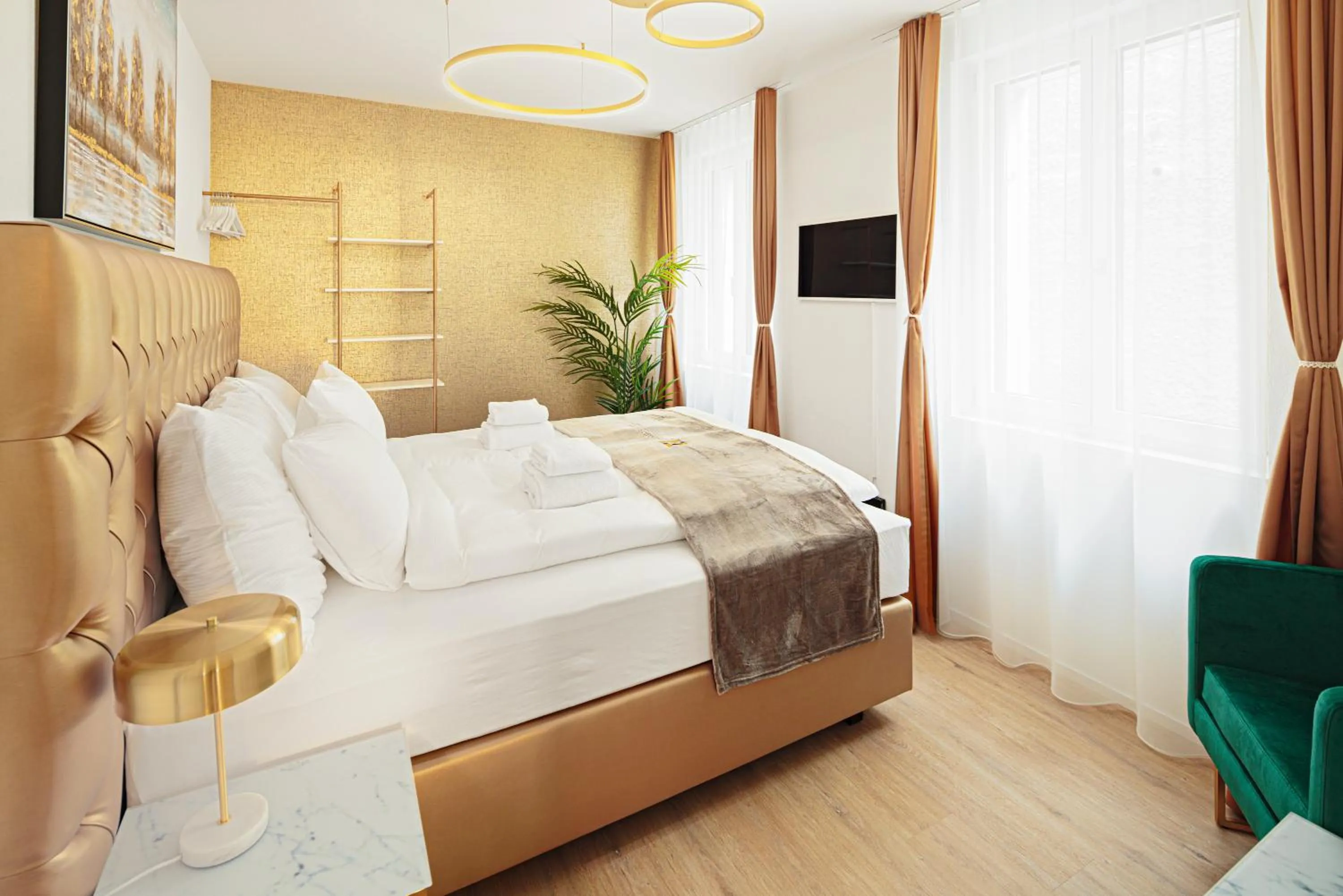 Bed in VISIMO Apartments Mühlensteg St Gallen - Elegant Quiet Central