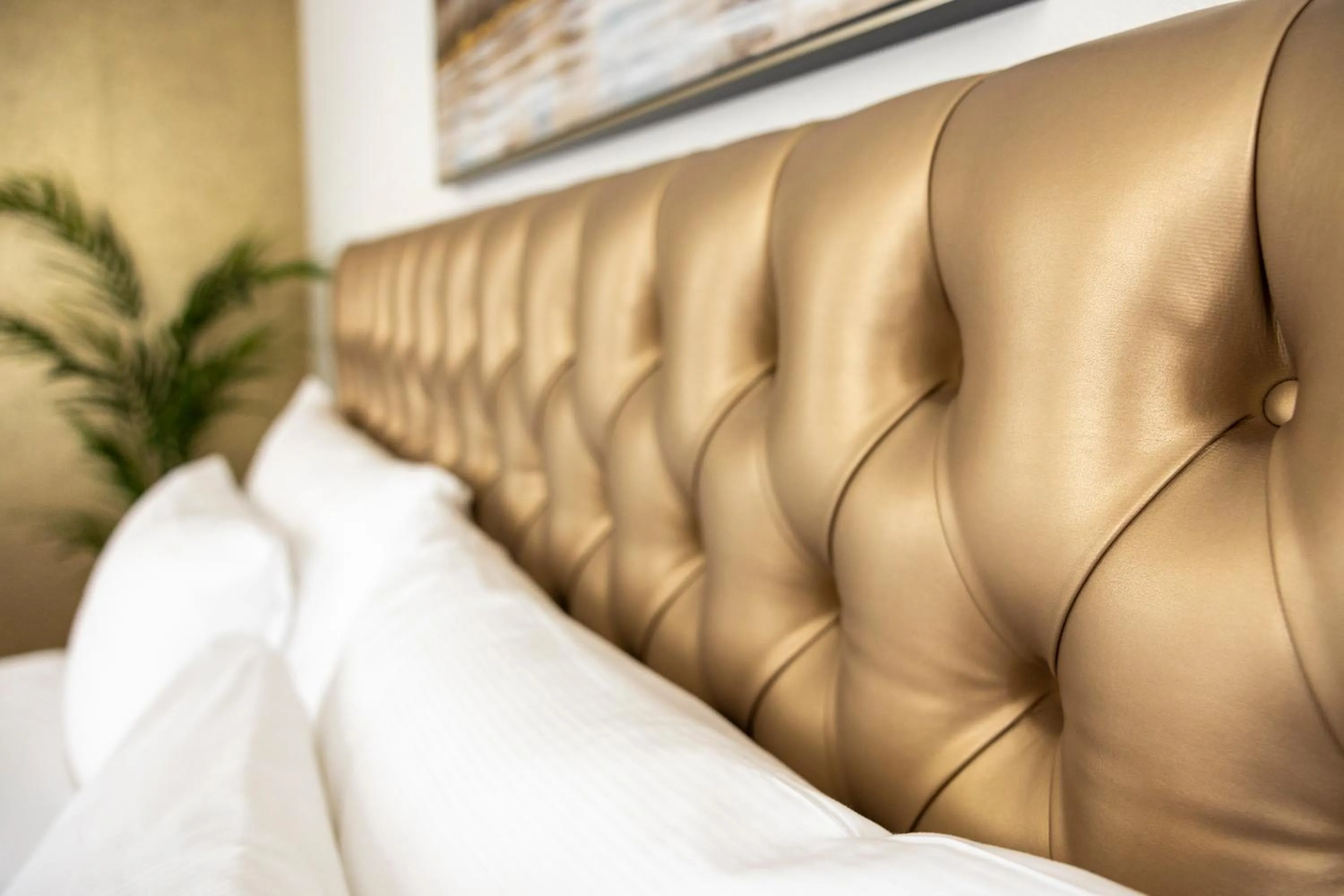 Bed in VISIMO Apartments Mühlensteg St Gallen - Elegant Quiet Central