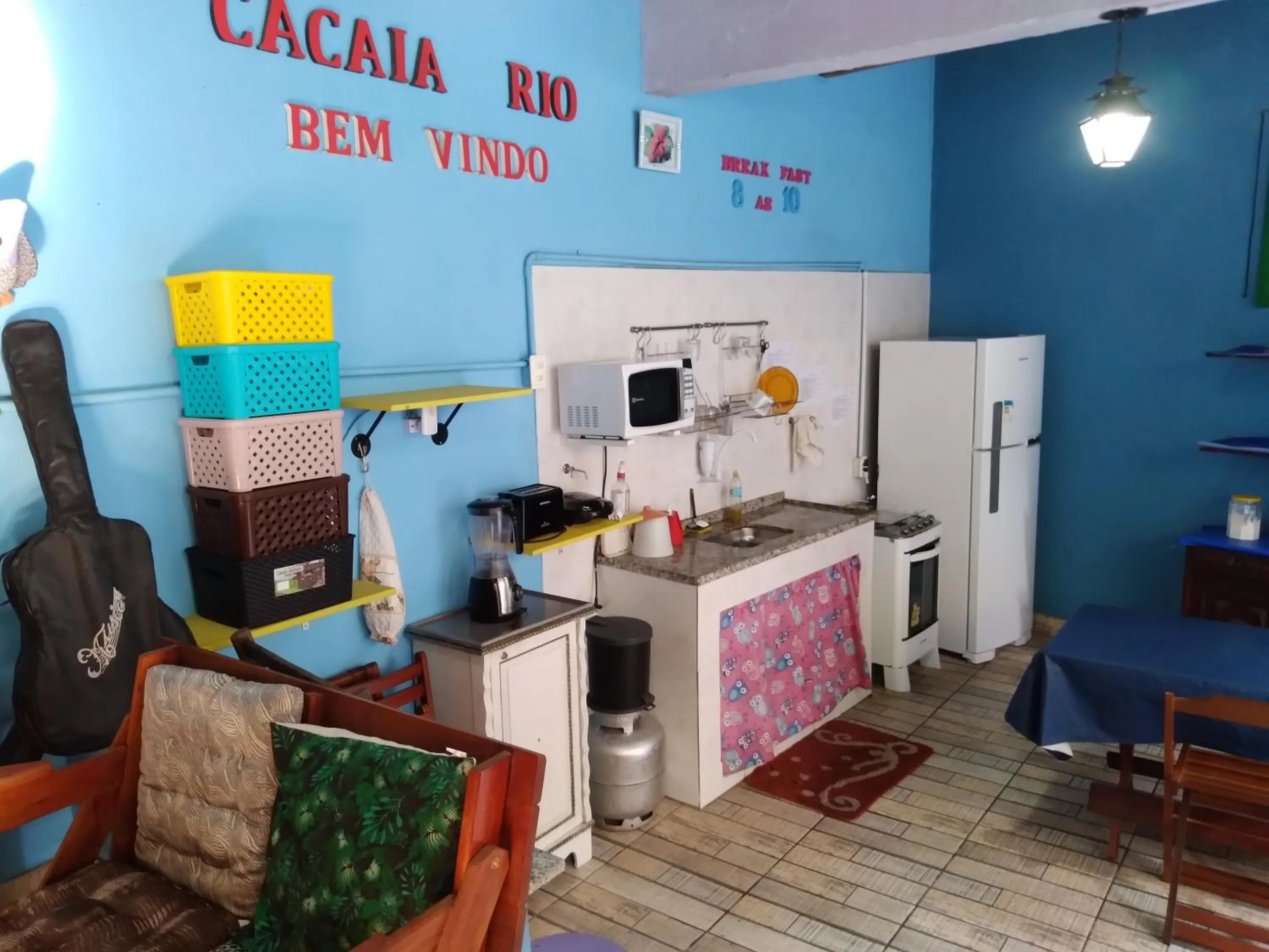 Communal kitchen in Casa da Cacaia e do Henrique