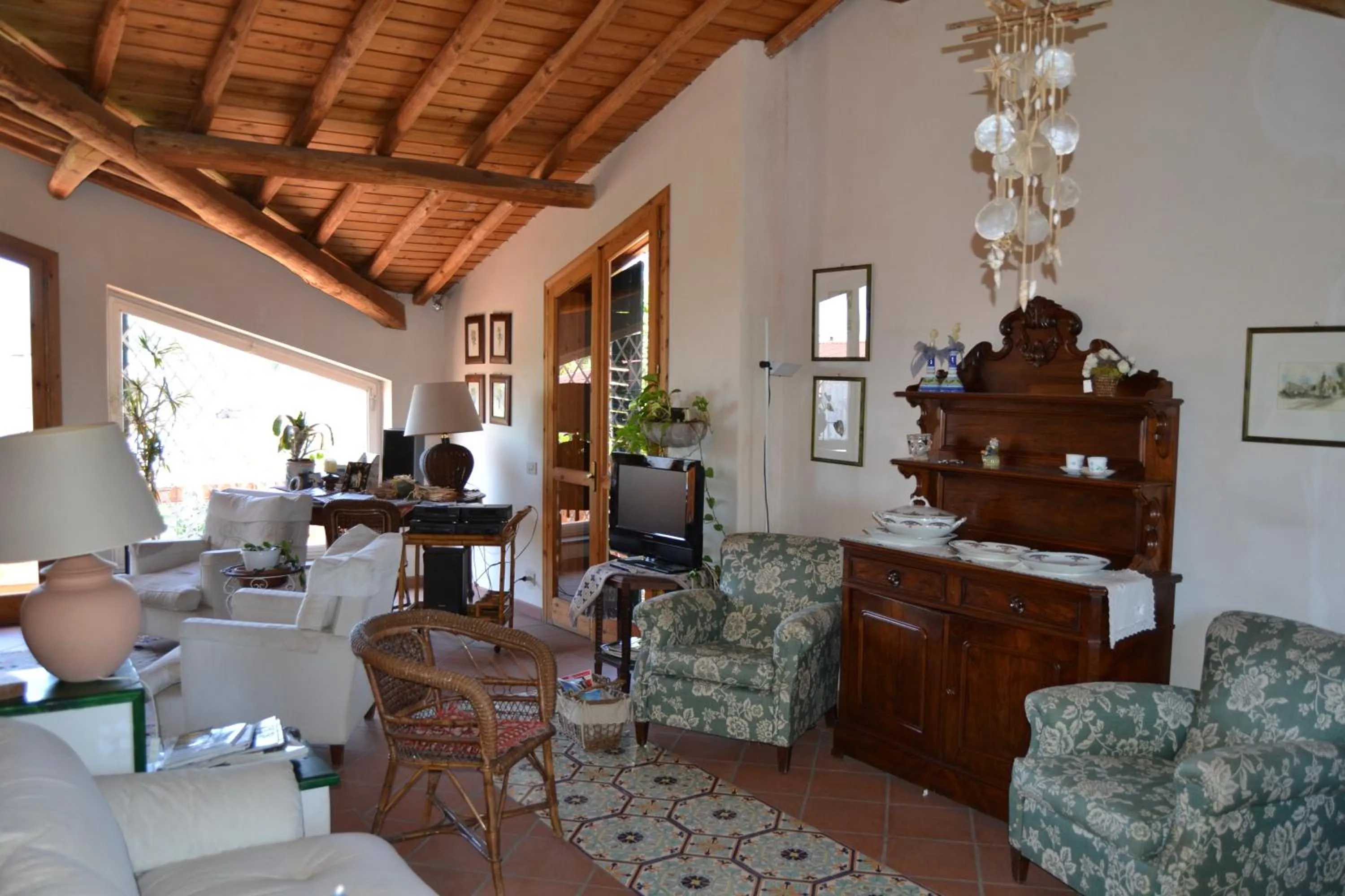 Lounge or bar in B&B La Casa del Ficus