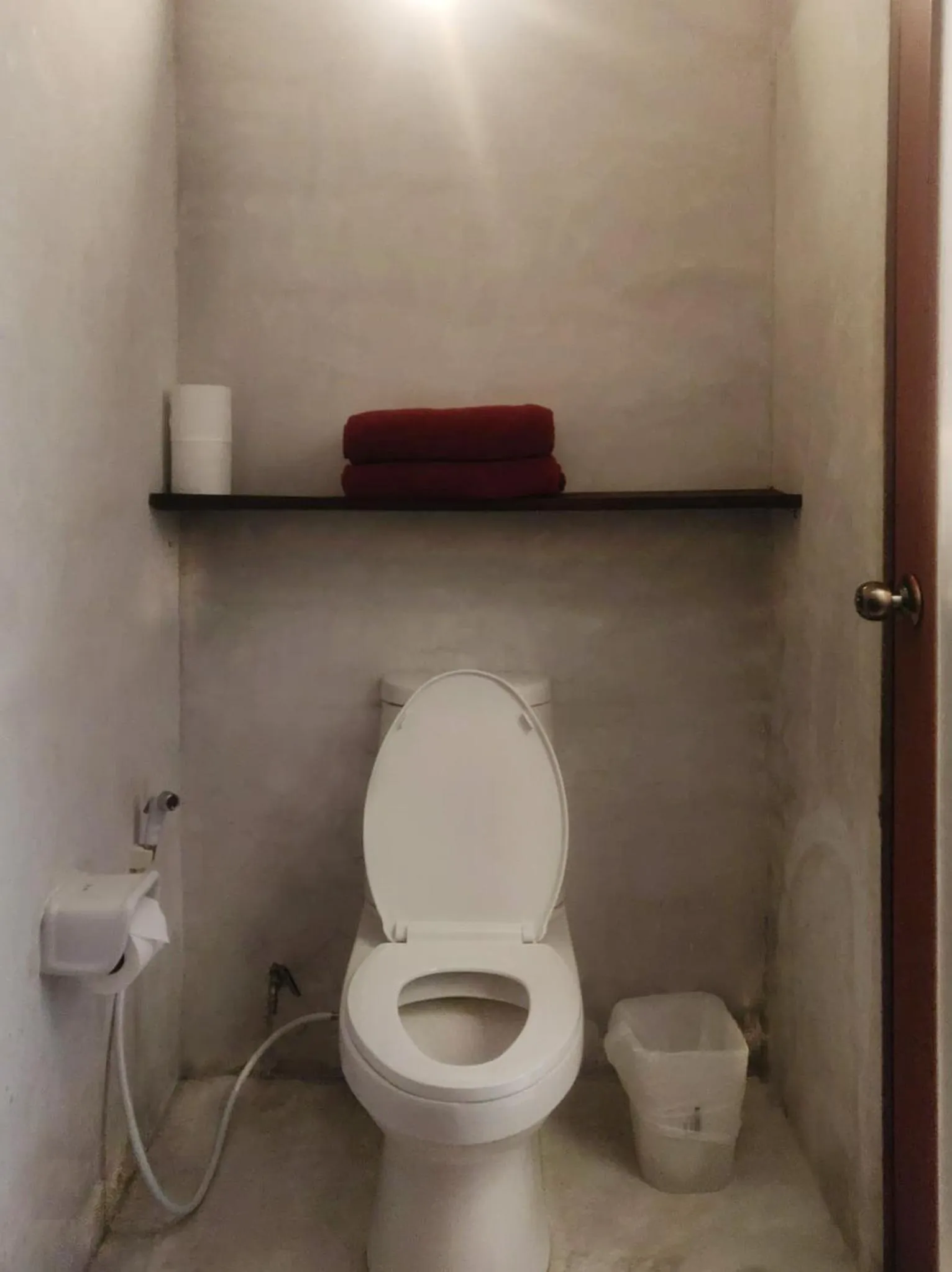 Toilet in Fern House Retreat
