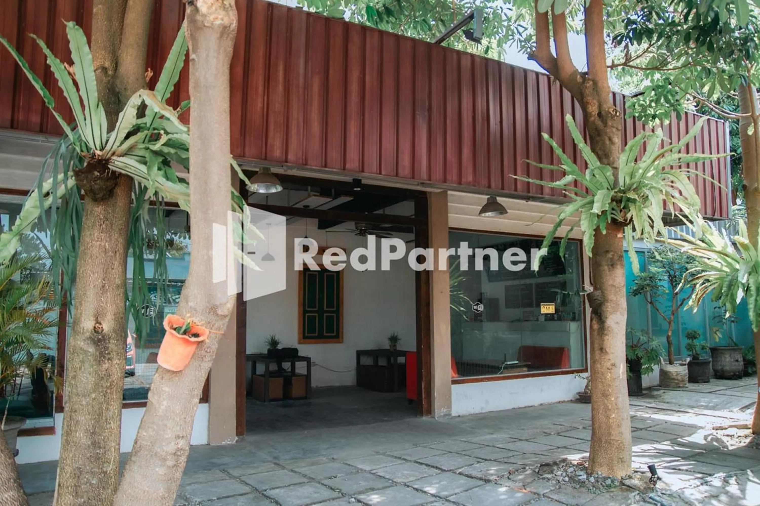 Property building in Flamboyan Asri Syariah Mitra RedDoorz near Kampung Inggris Pare