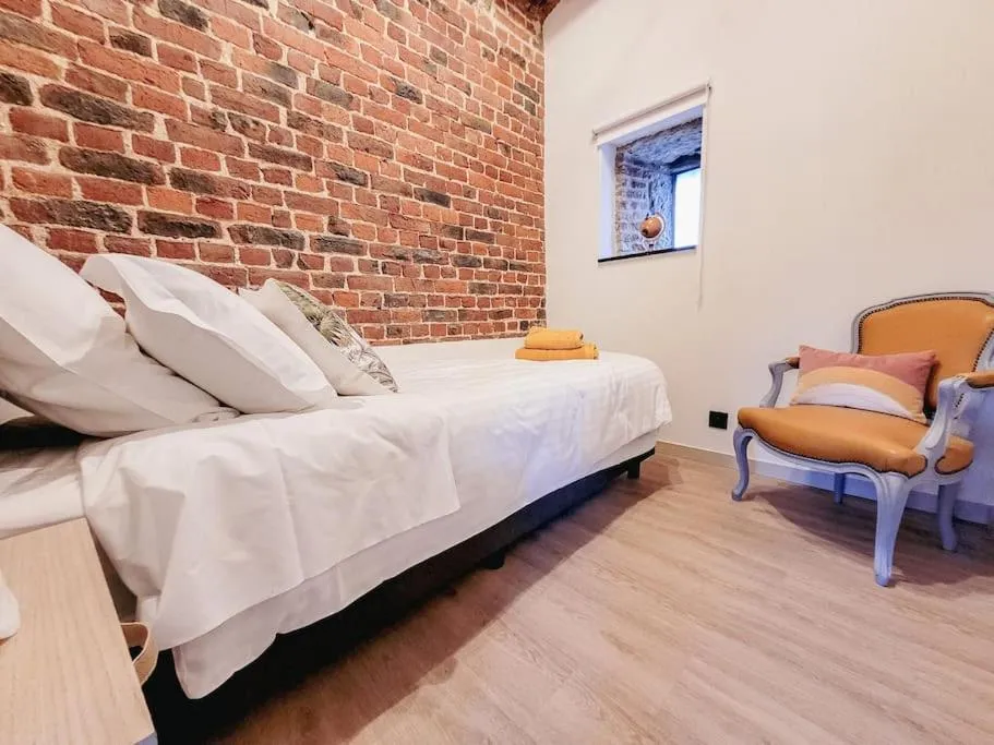 Bedroom, Bed in Au bout de mes rêves