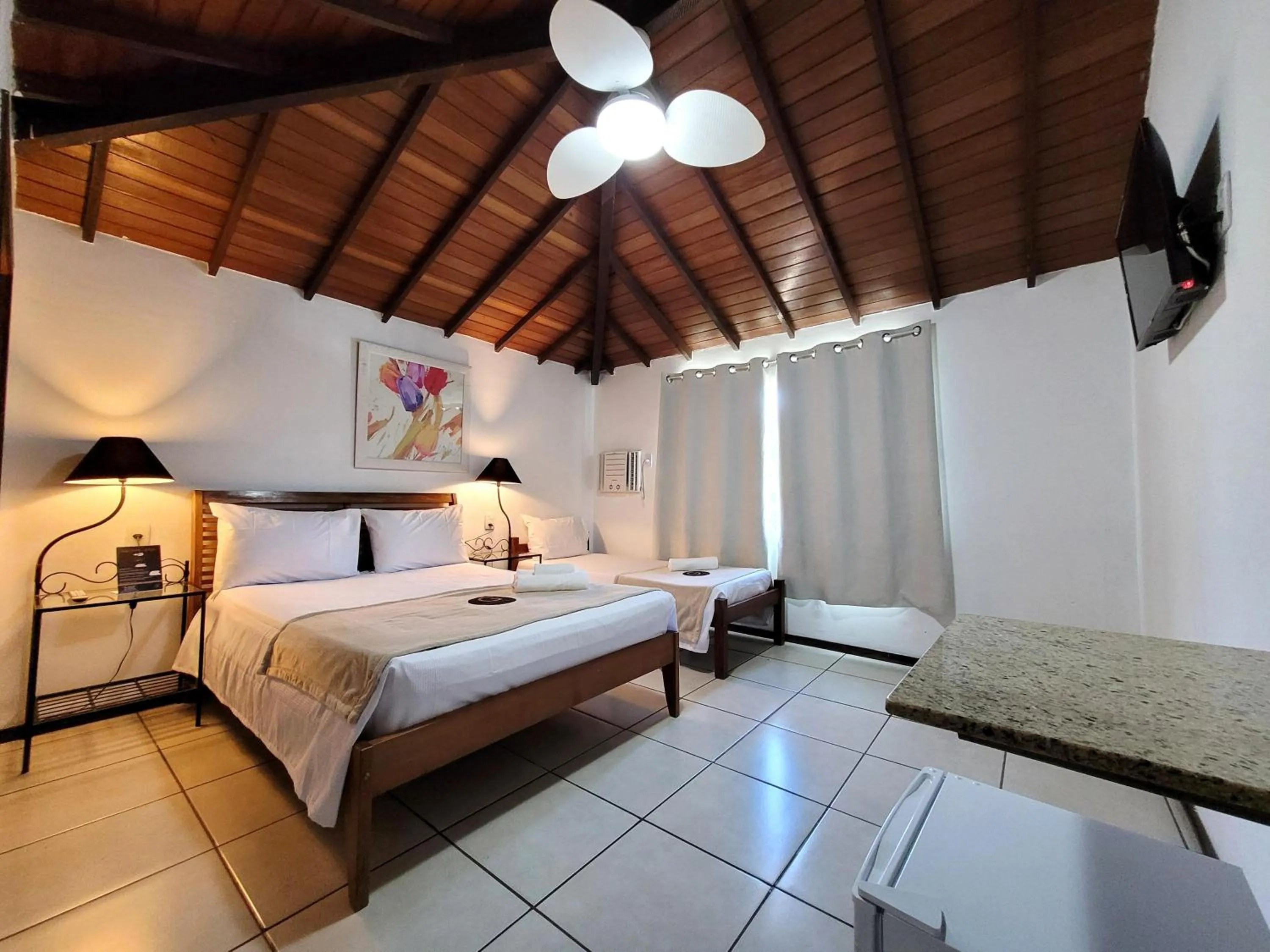 Photo of the whole room, Bed in Centro Up!