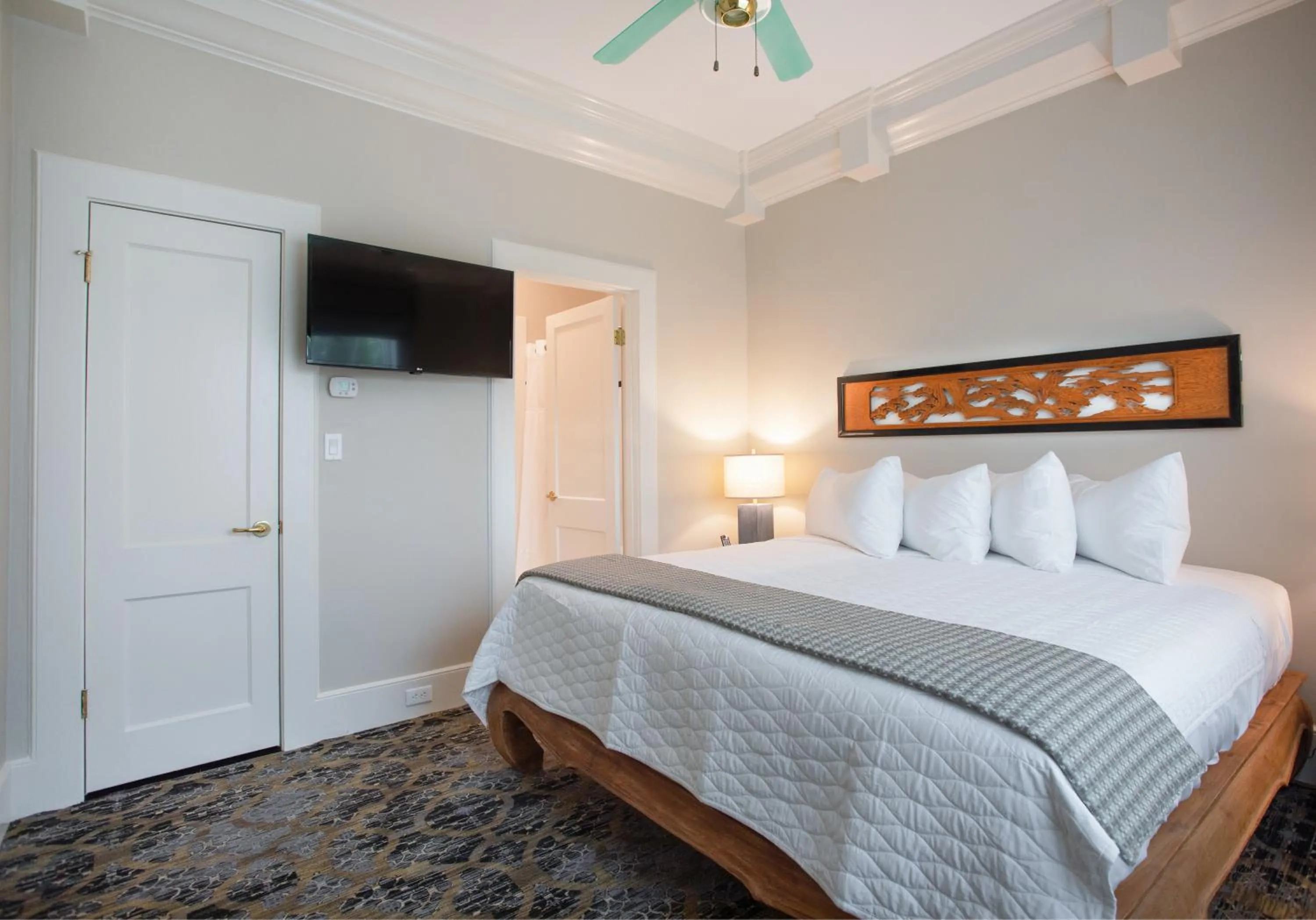 Bedroom, Bed in Shangri-La Springs