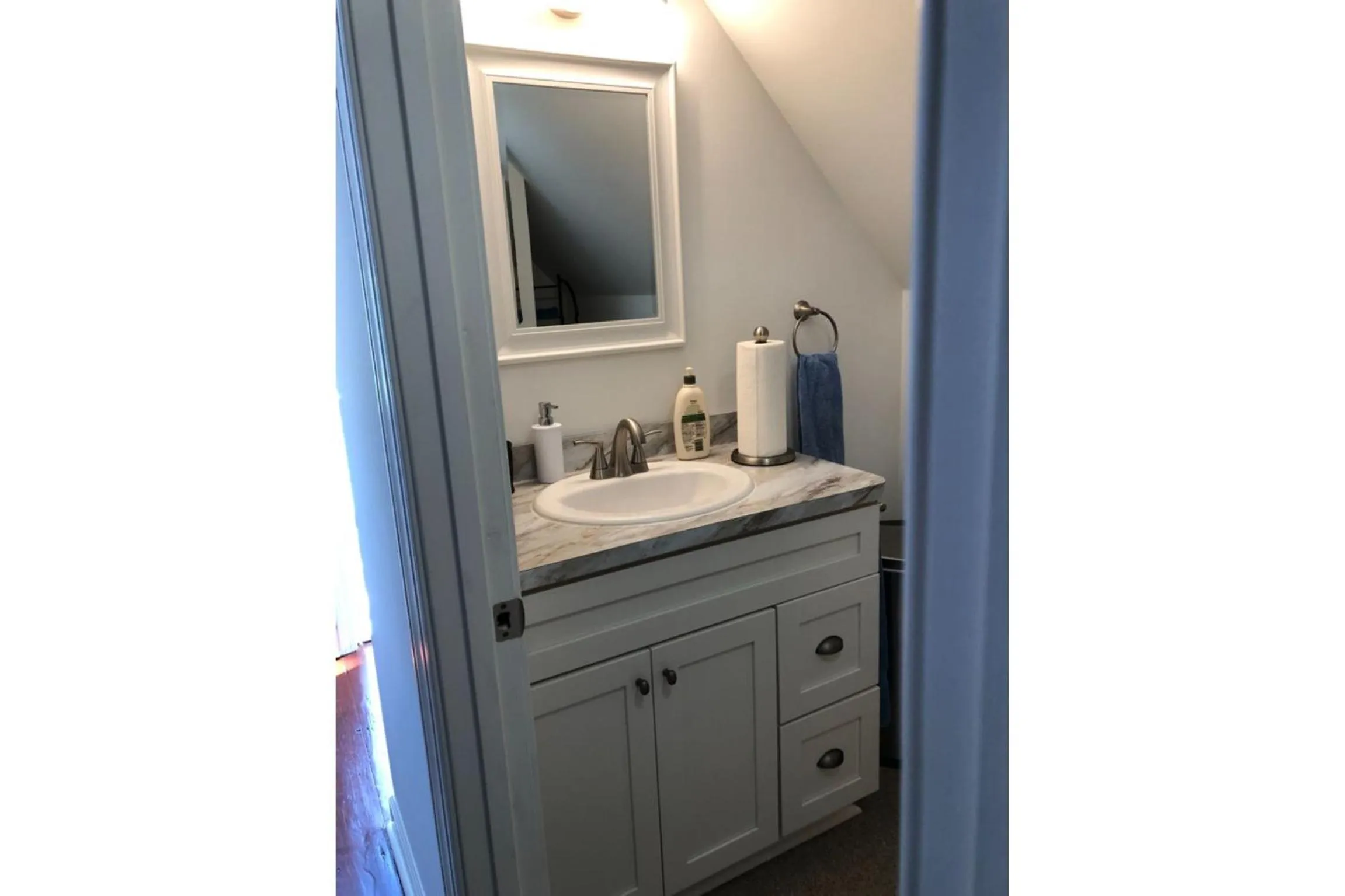 Bathroom in Oak Grove Bed and Breakfast