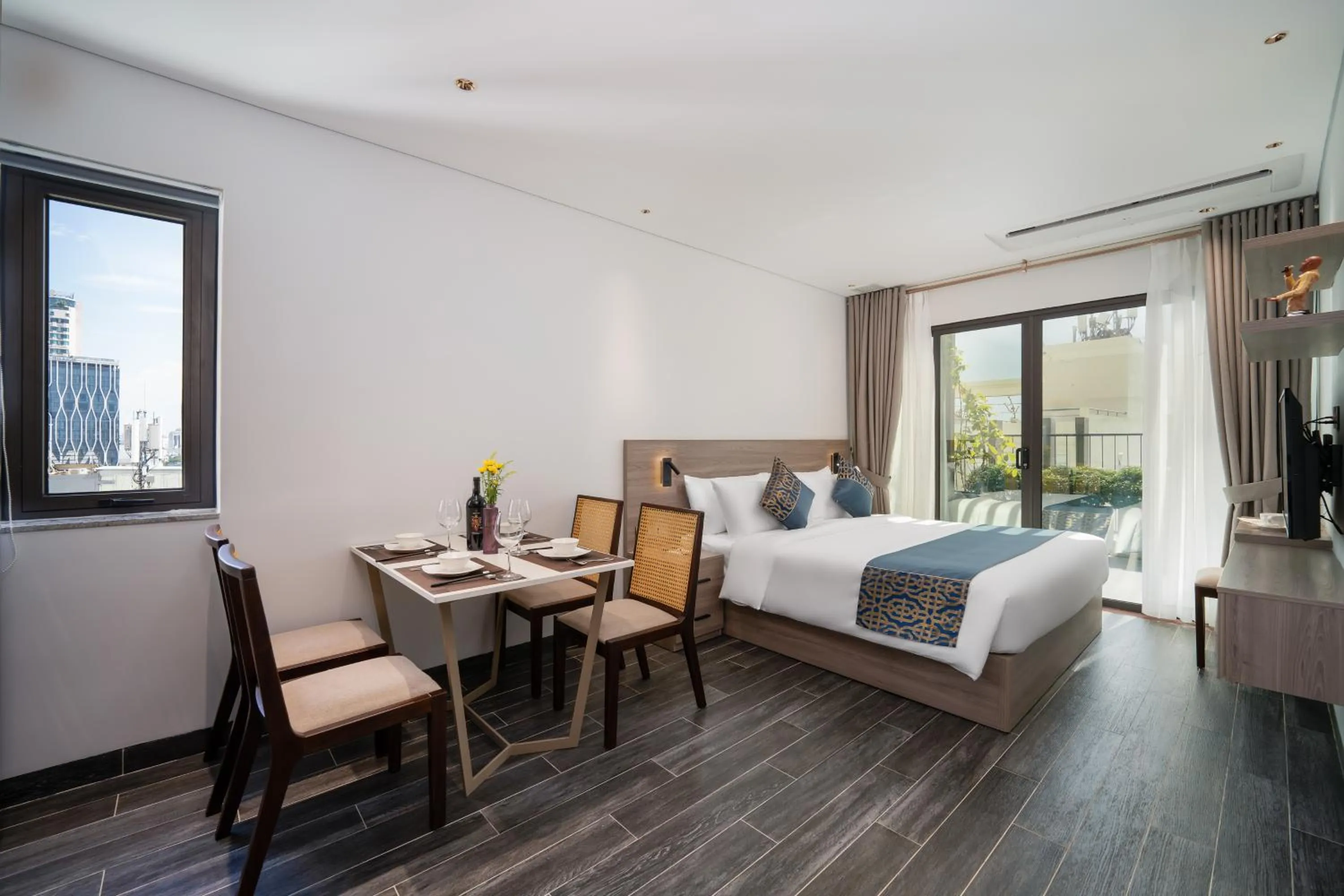 Photo of the whole room, Bed in The Dream Suite