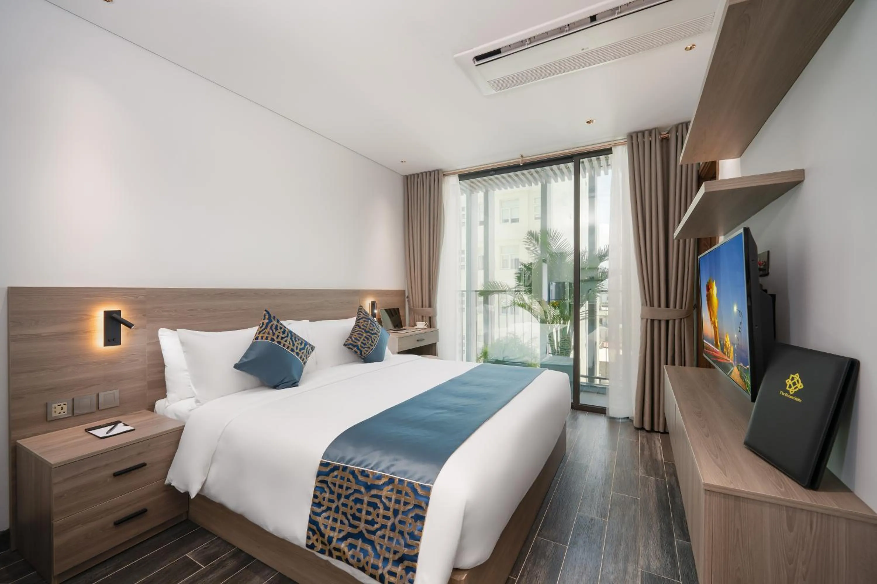 Bed in The Dream Suite