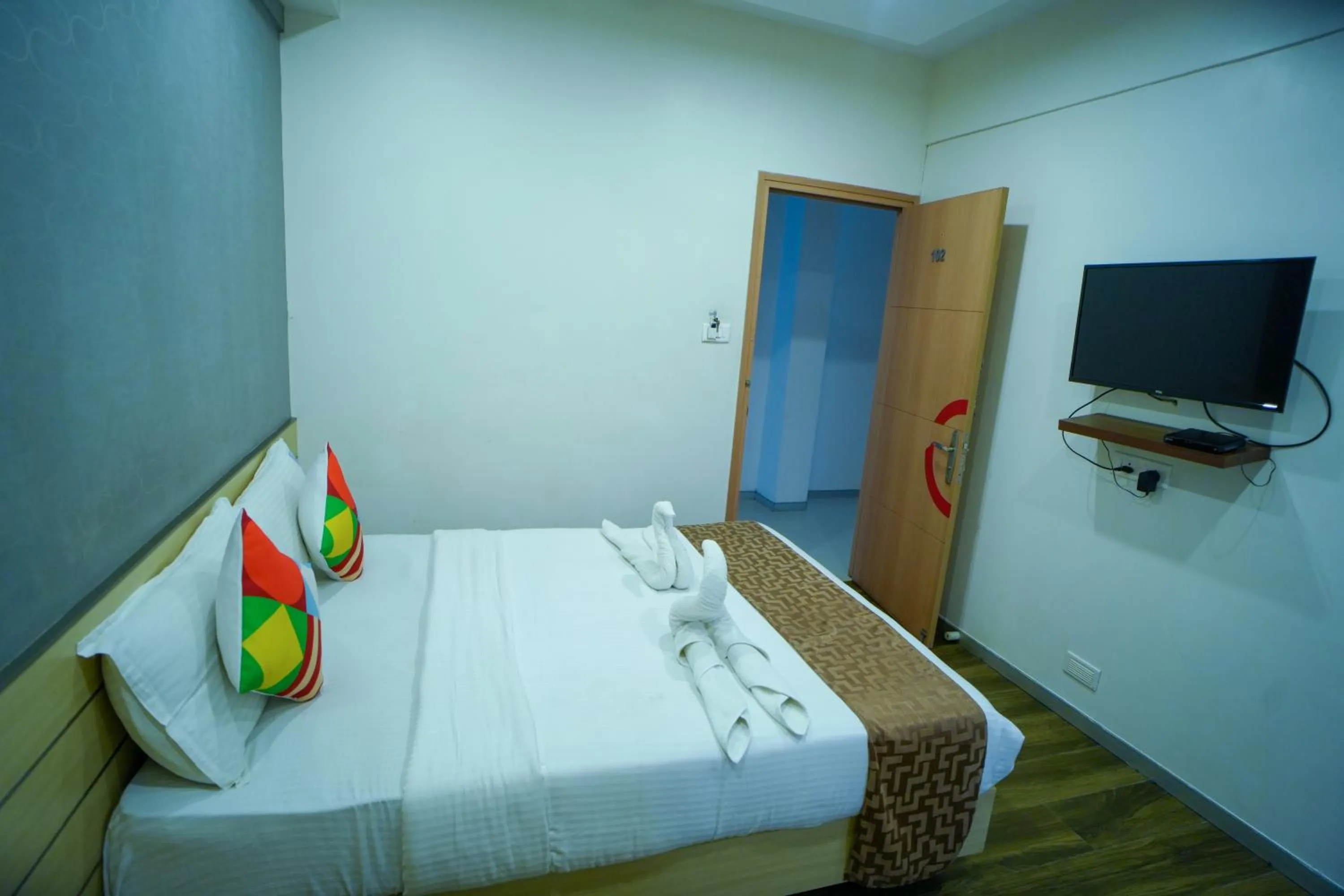 Photo of the whole room, Bed in RAAJ PEARL