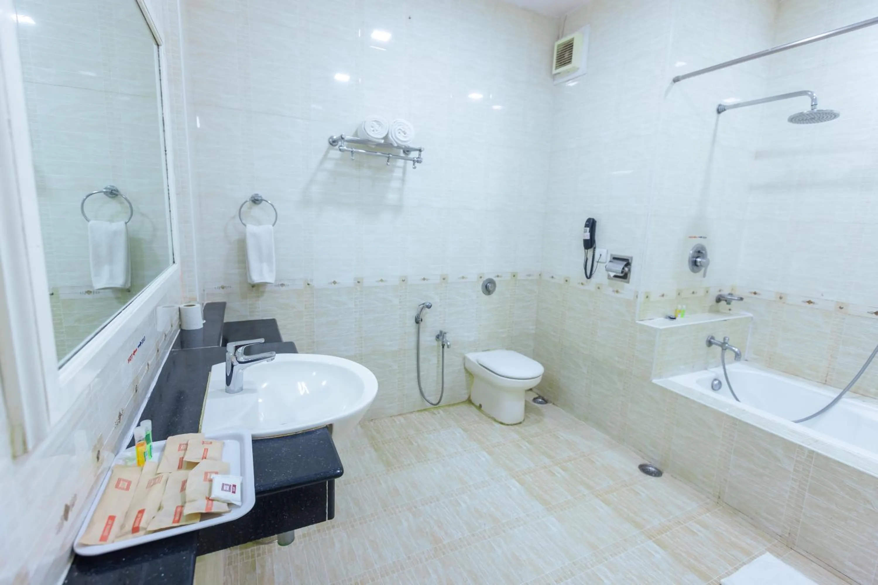 Hotel DSF Grand Plaza