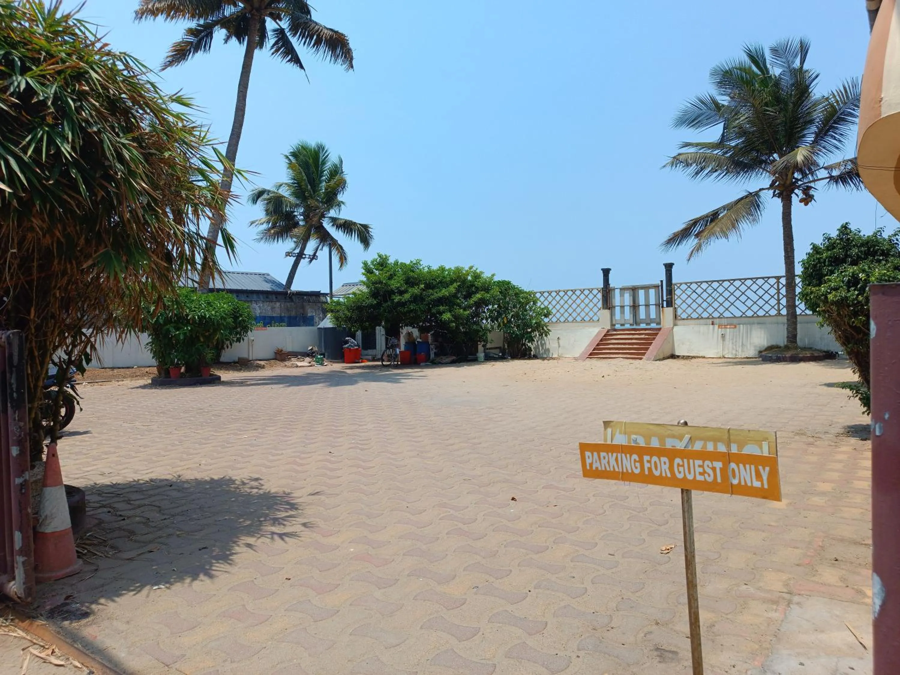 Parking in Baywatch Beach Homes