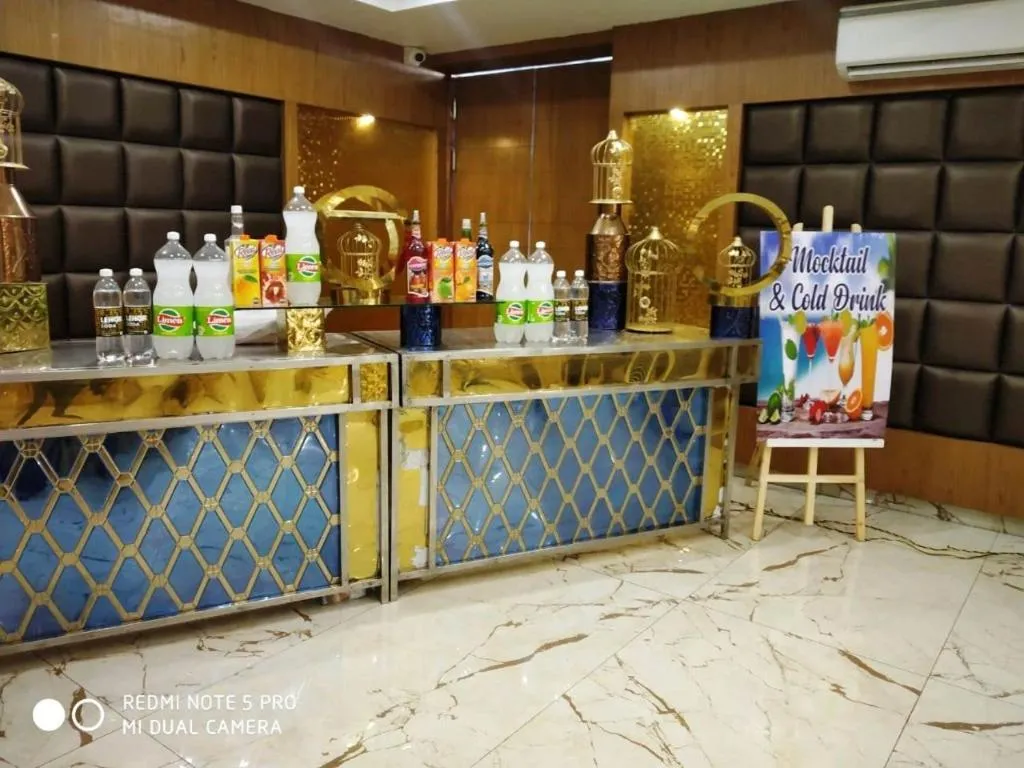 Food and drinks in Zip By Spree Hotels Grand Legacy Prime